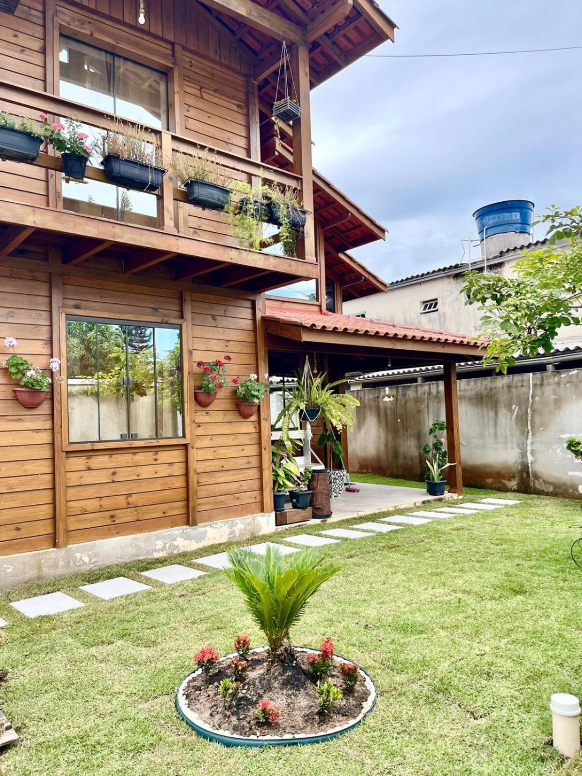 Millicent Residence - Chalet Milly e Chalet Iris - Itaoca Praia - ES