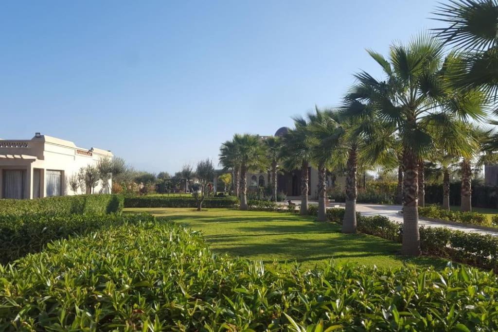 Splendide Villa de luxe PRIVATISEE avec Cuisinière - Piscine chauffée - Jacuzzi & Hammam view 3
