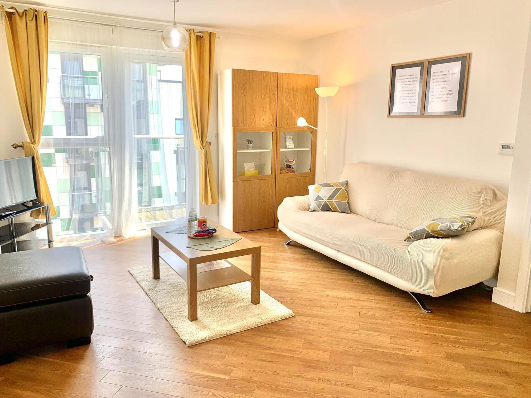 Dagenham 1 bed flat with views