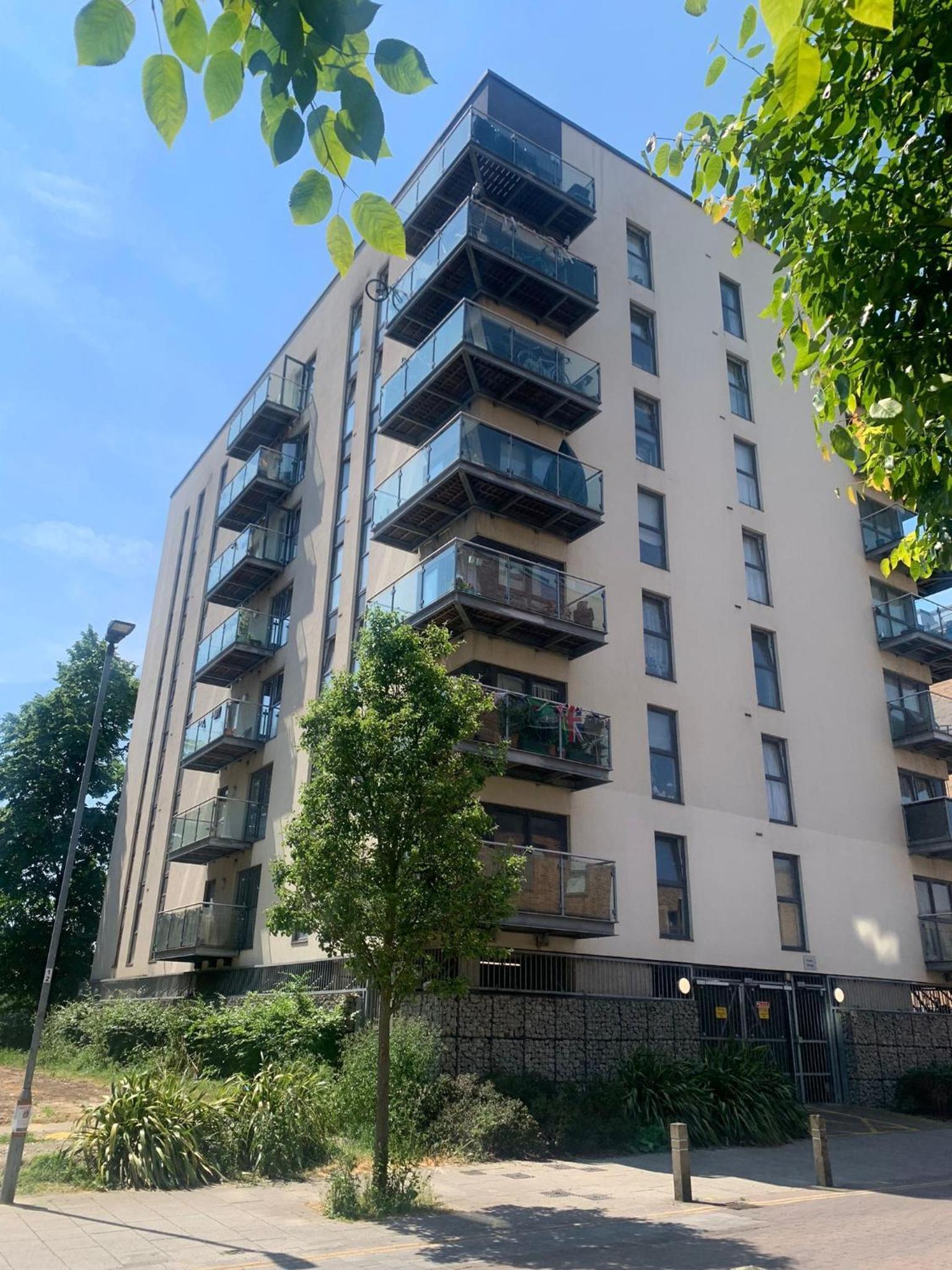 Dagenham 1 bed flat with views