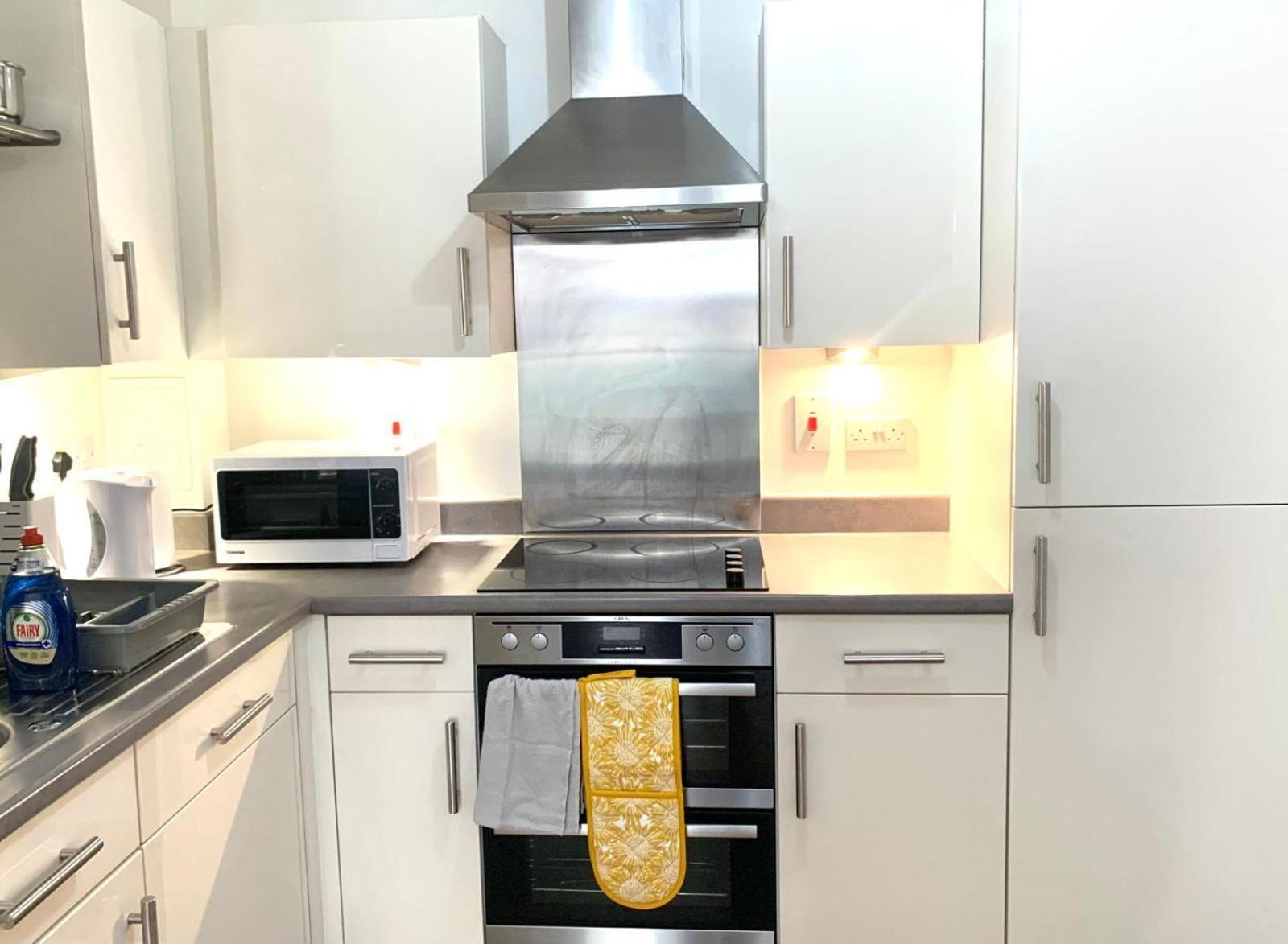 Dagenham 1 bed flat with views