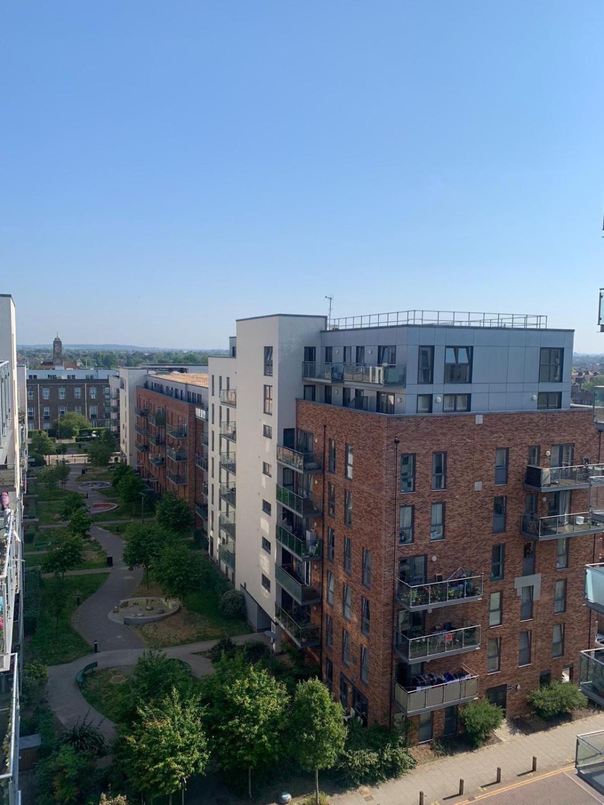 Dagenham 1 bed flat with views