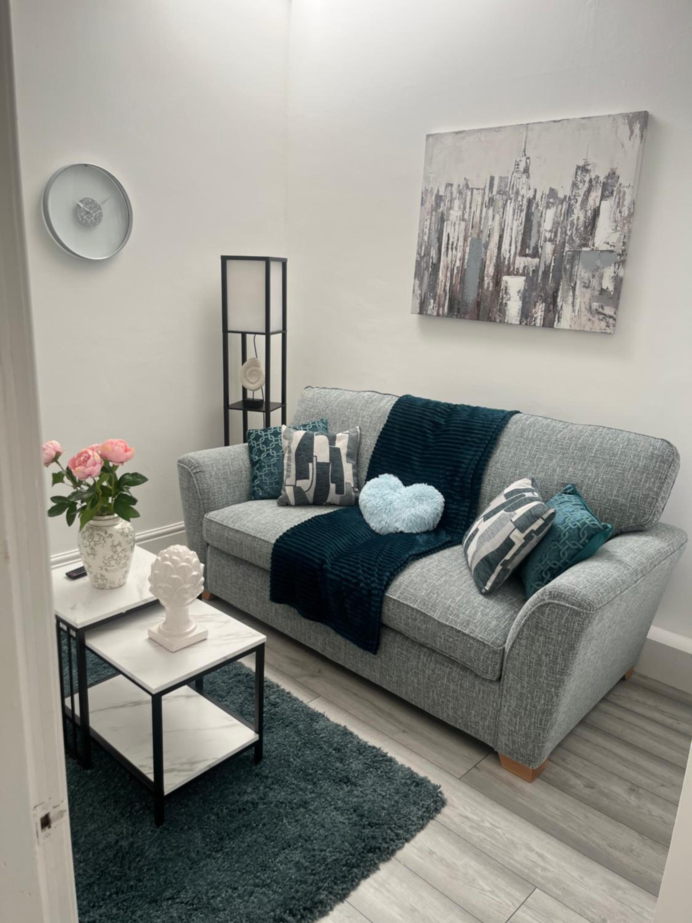 Charming 1 bedroom Apartment In The Heart Of Manchester Close to Manchester City Centre And Etihad Stadium view 3
