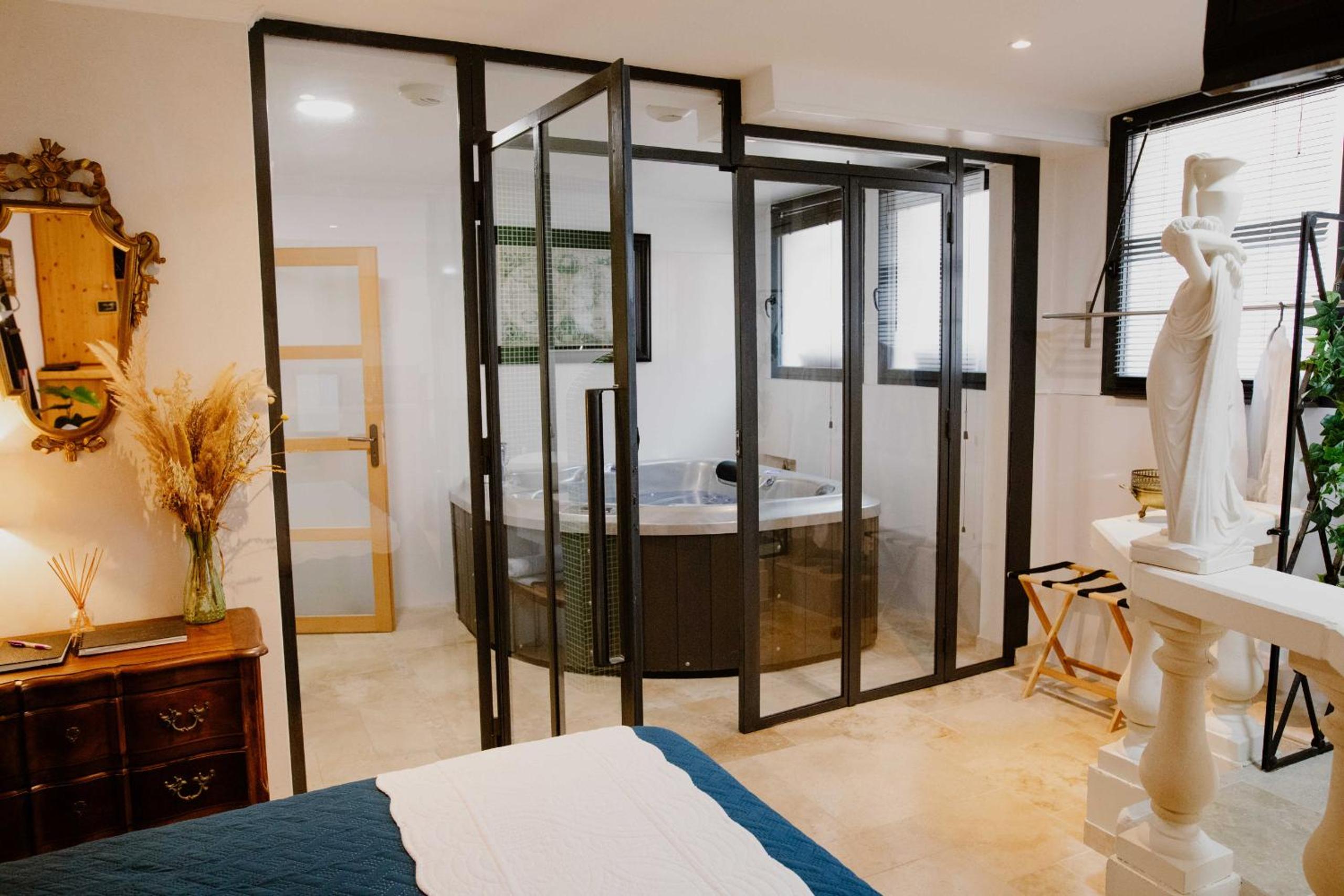 Suite de Diane Jacuzzi - Premiere conciergerie