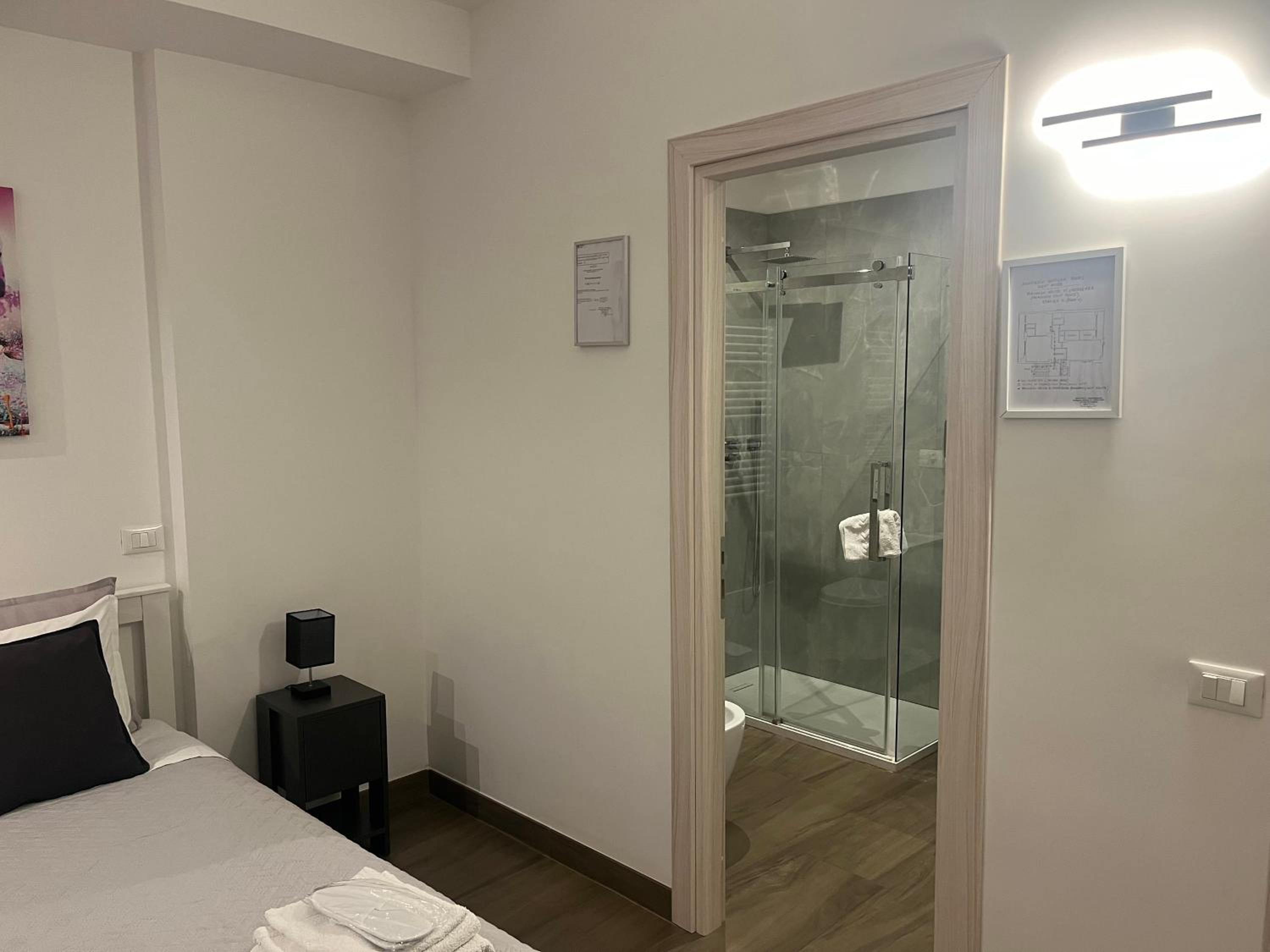 Anastasio Vatican Rooms G H