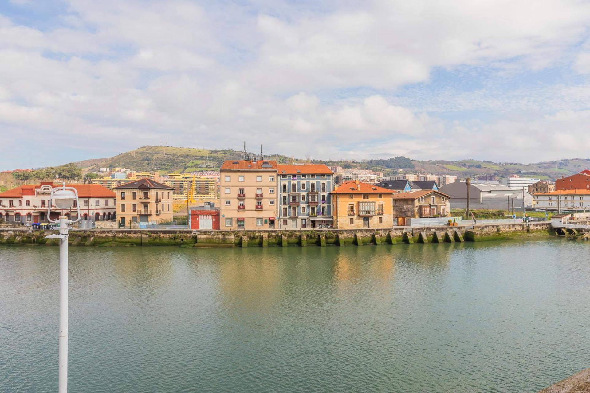 AkomodaT en apartamento luminoso junto al paseo de la ría