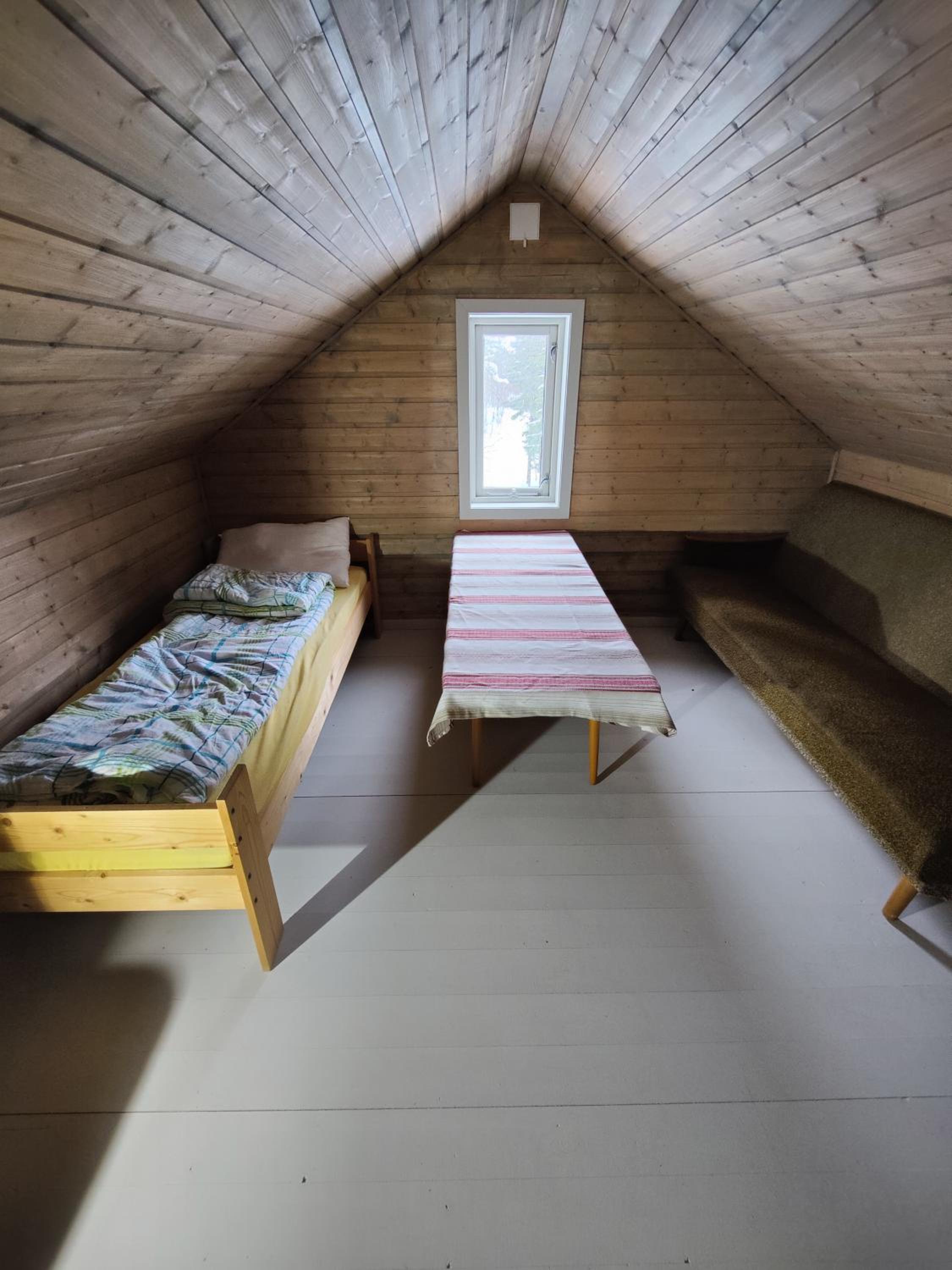 Tronstadbu- 1800s Cabin near Geirangerfjord & Slogen Hike