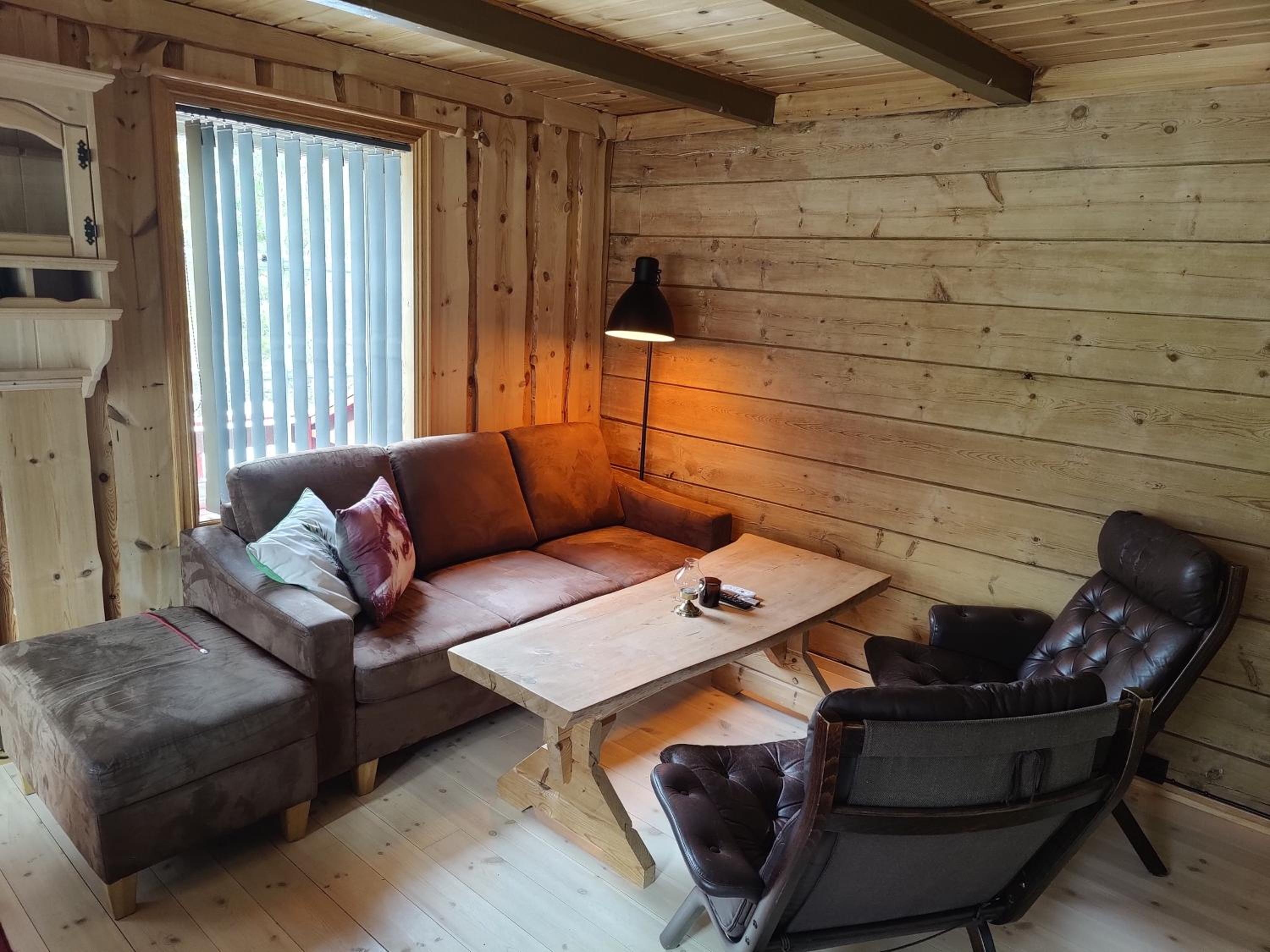 Tronstadbu- 1800s Cabin near Geirangerfjord & Slogen Hike