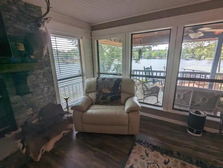Robbins Nest- inactive - Property Image 2