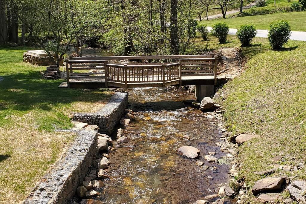 Waterwheel Cabin by the Creek view 4