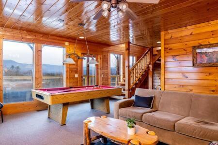 Dog Friendly Cabin, Hot Tub, 10 Mins to Dollywood , 3 Decks with Views, Sleeps 10, Near Parkway and Smoky Mountains, Cozy Living Space, 24H Support view 5