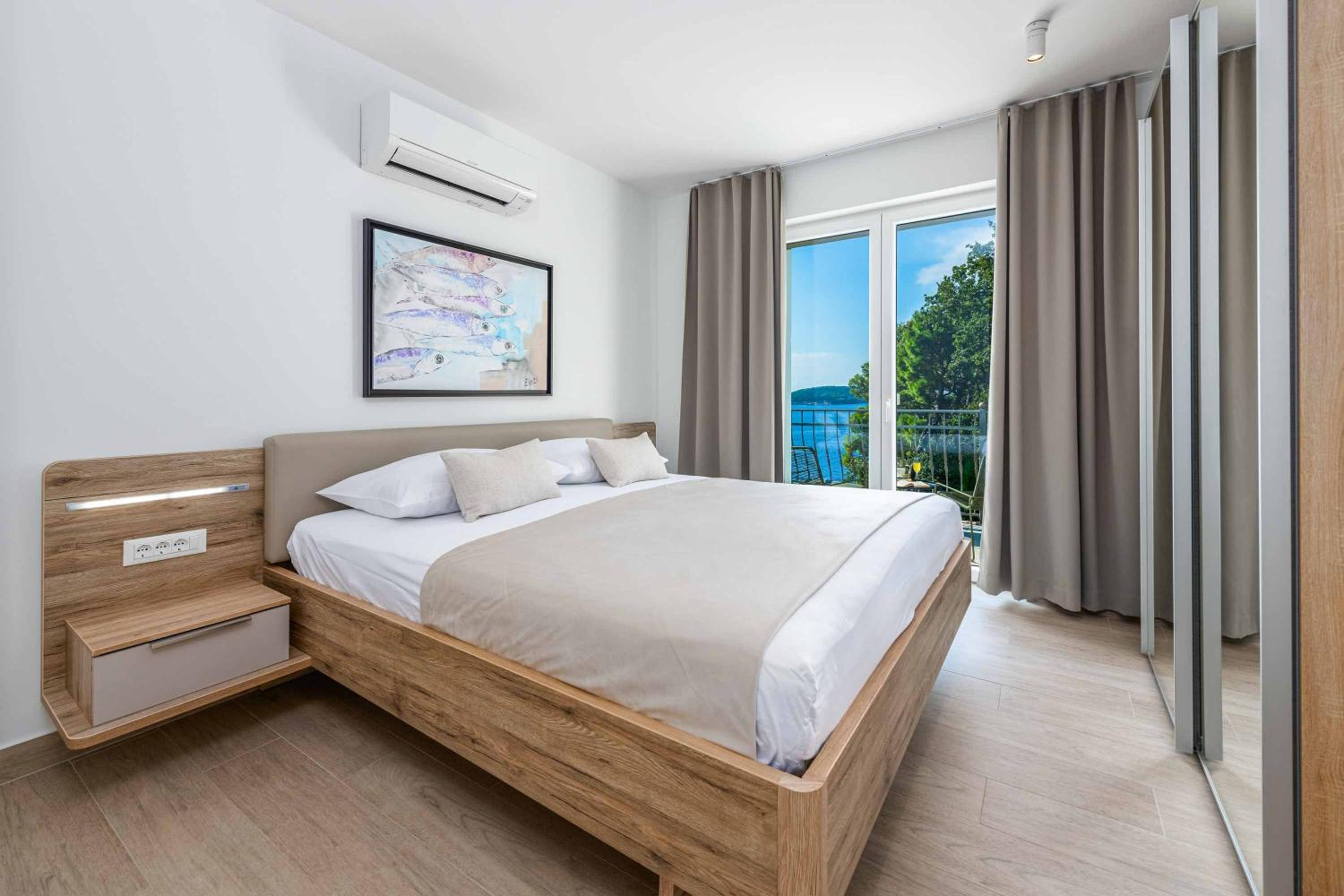Relaxed Shore