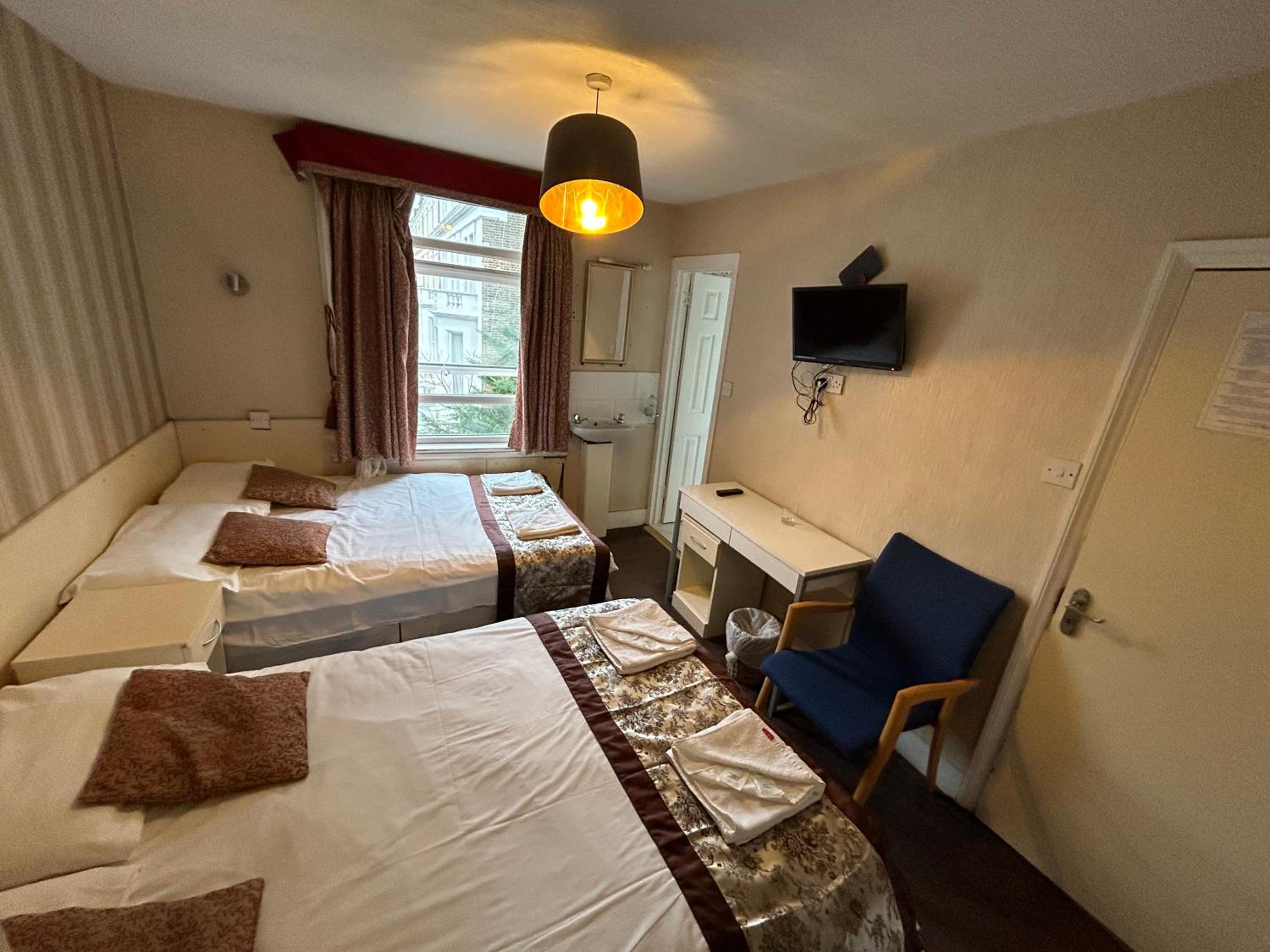 Earls Court Hotel photo 4