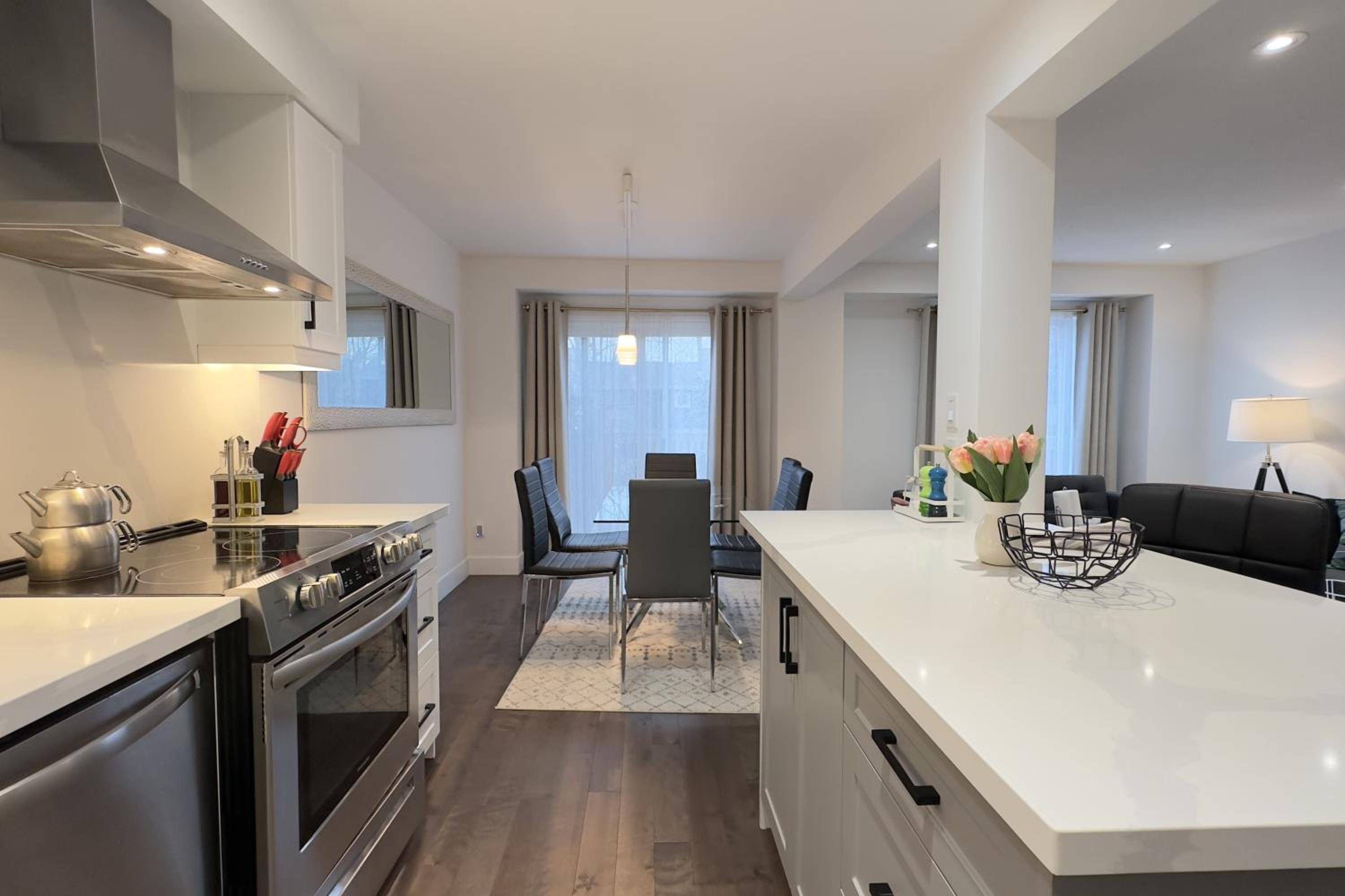 Stylish Home in Prime Location North of Toronto