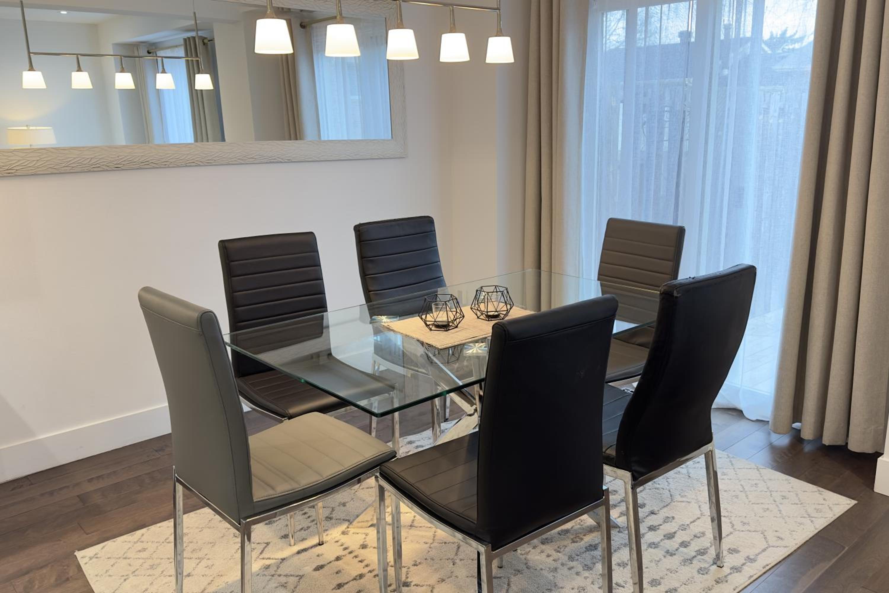 Stylish Home in Prime Location North of Toronto