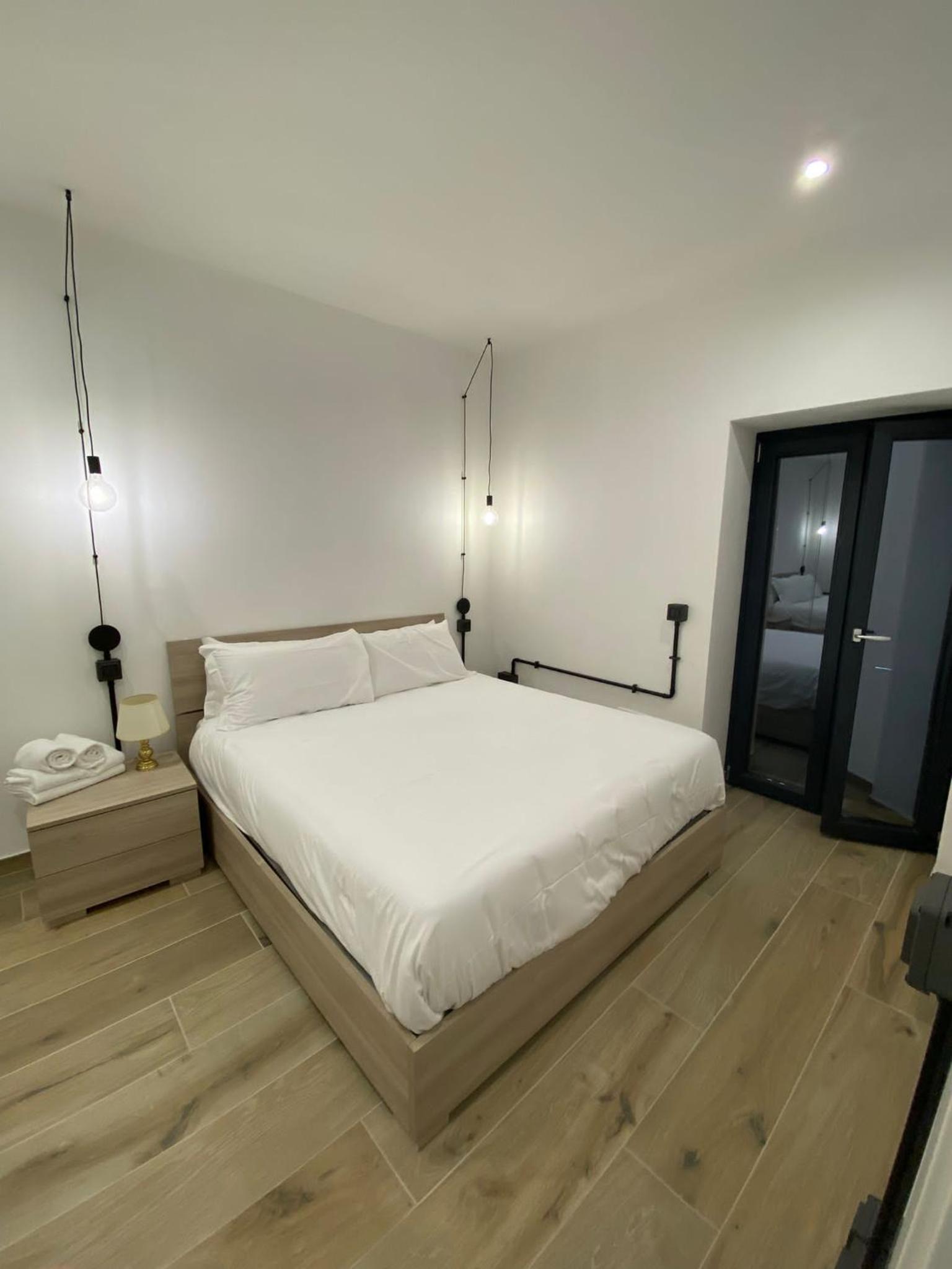 Emerald Apartment