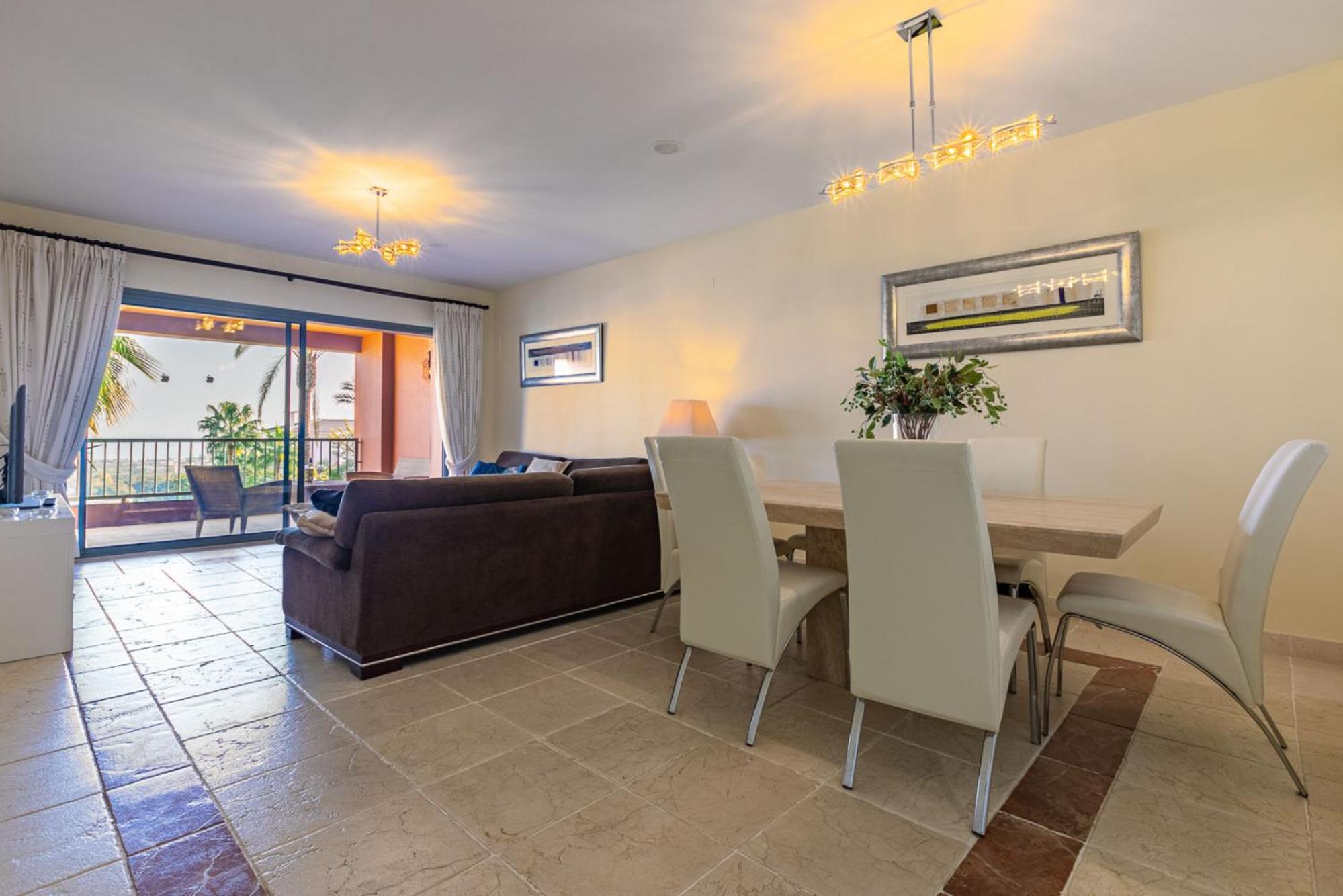 Royal Flamingos Sea View Apartman