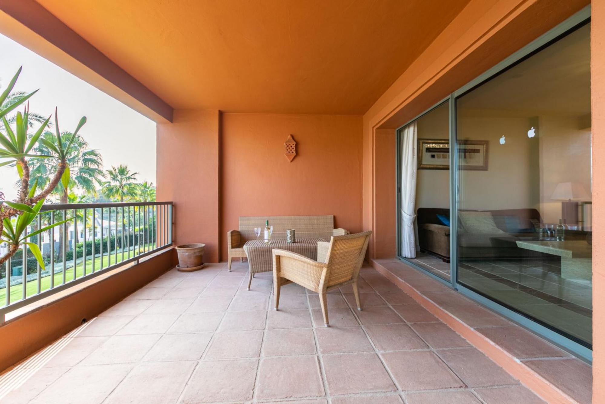 Royal Flamingos Sea View Apartman