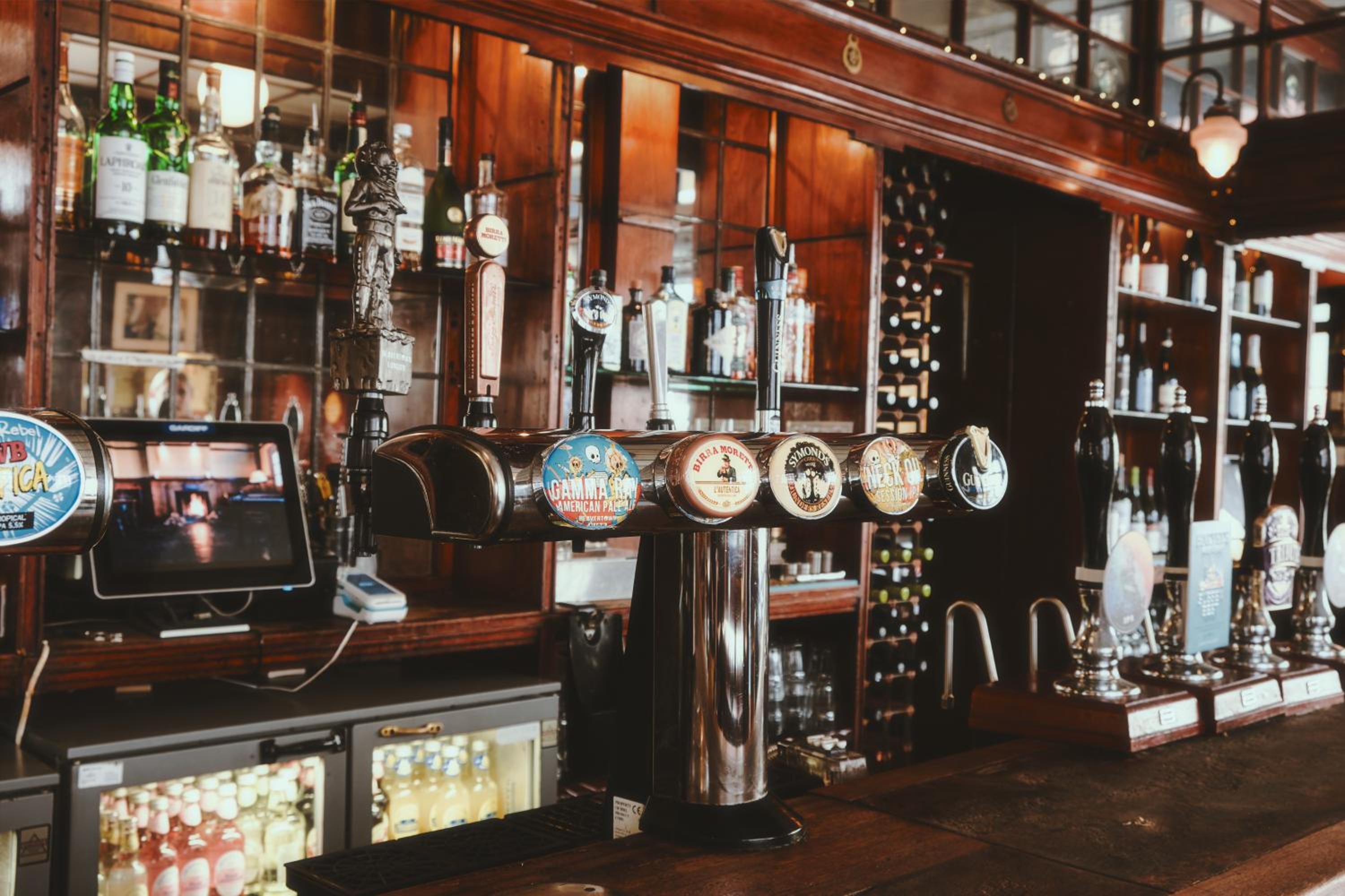 bar