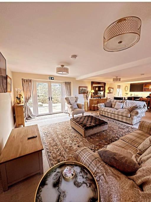 Hotel Converted Barn With Hot Tub, The Hayloft.