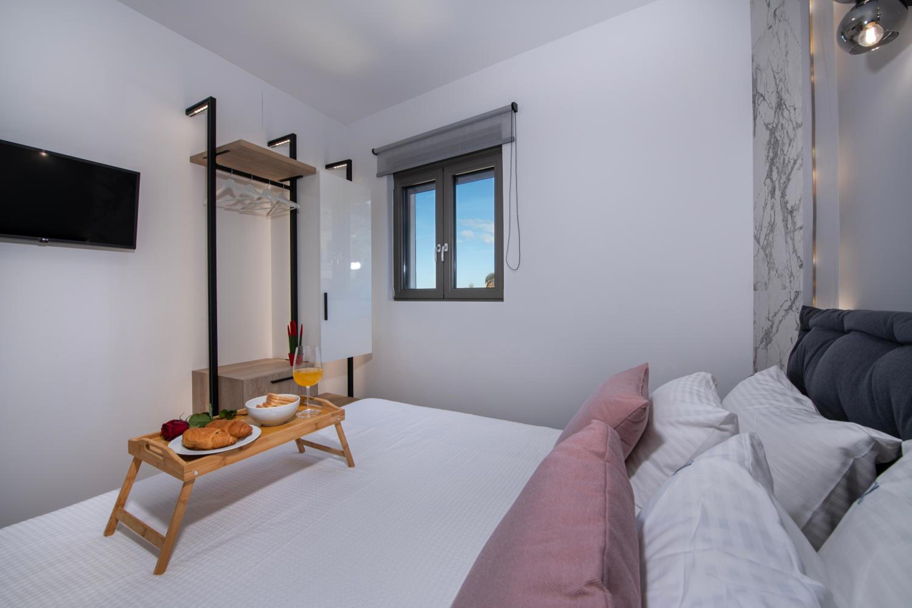 ALPHA SUITES