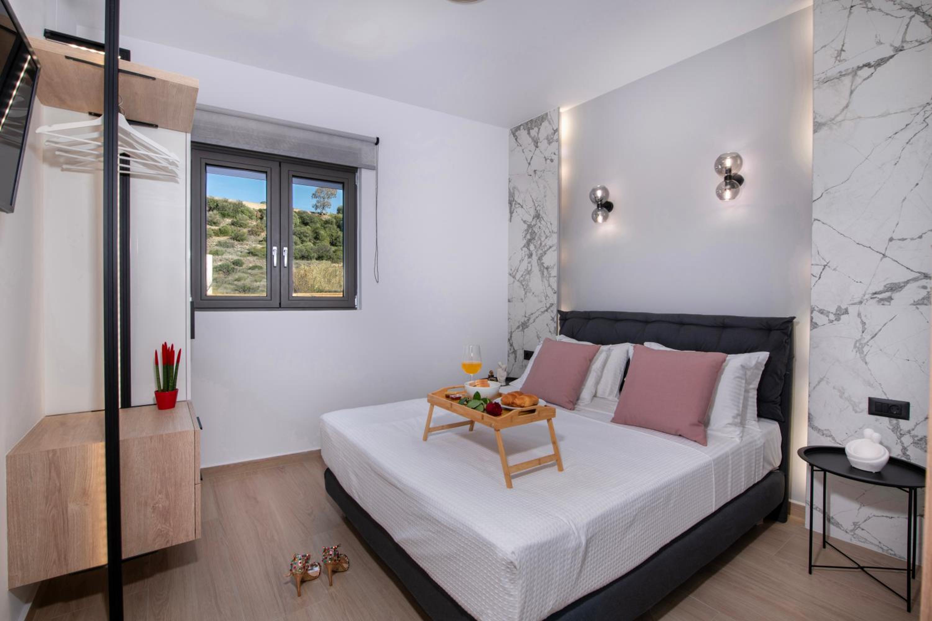 ALPHA SUITES
