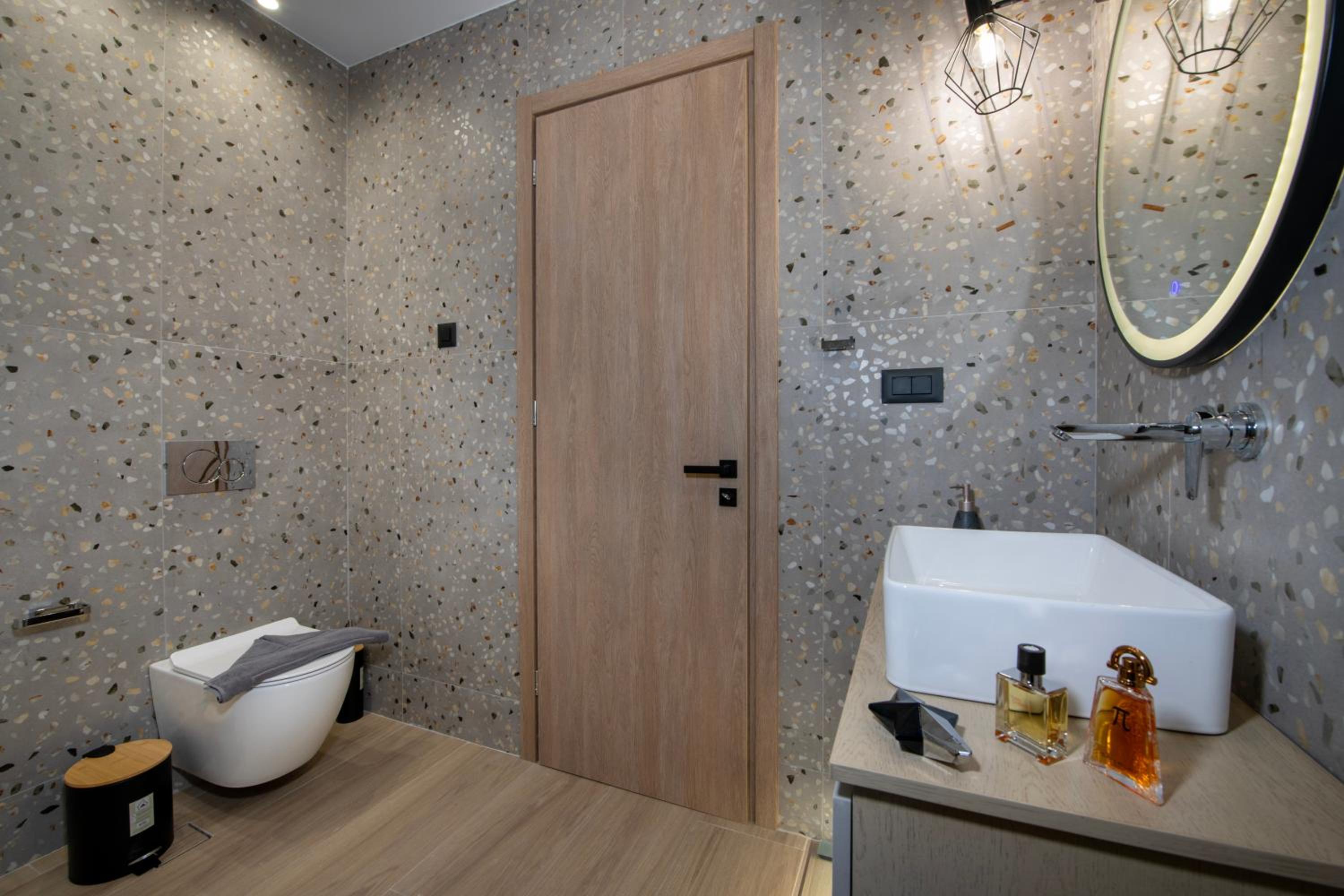 ALPHA SUITES