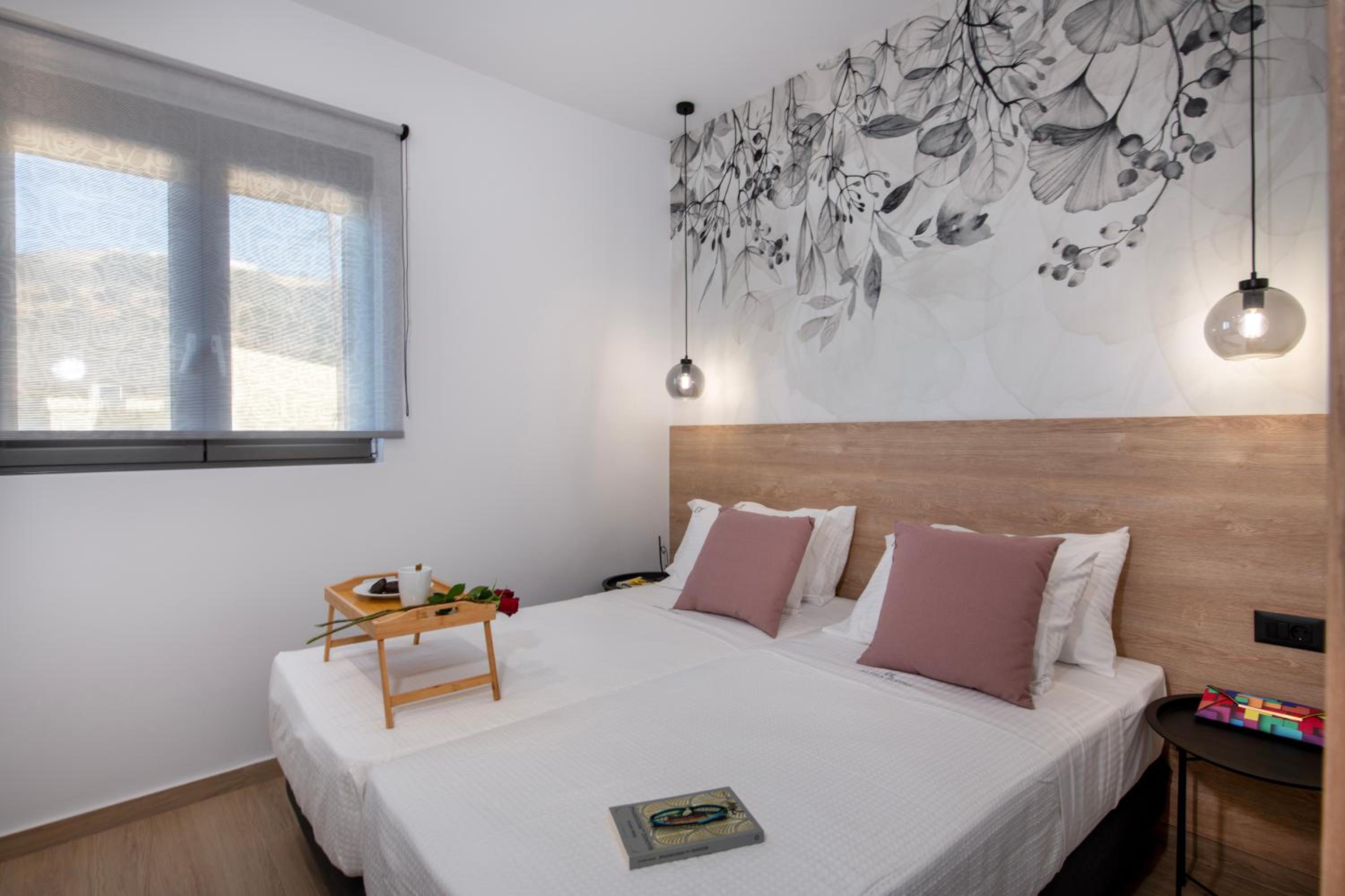 ALPHA SUITES