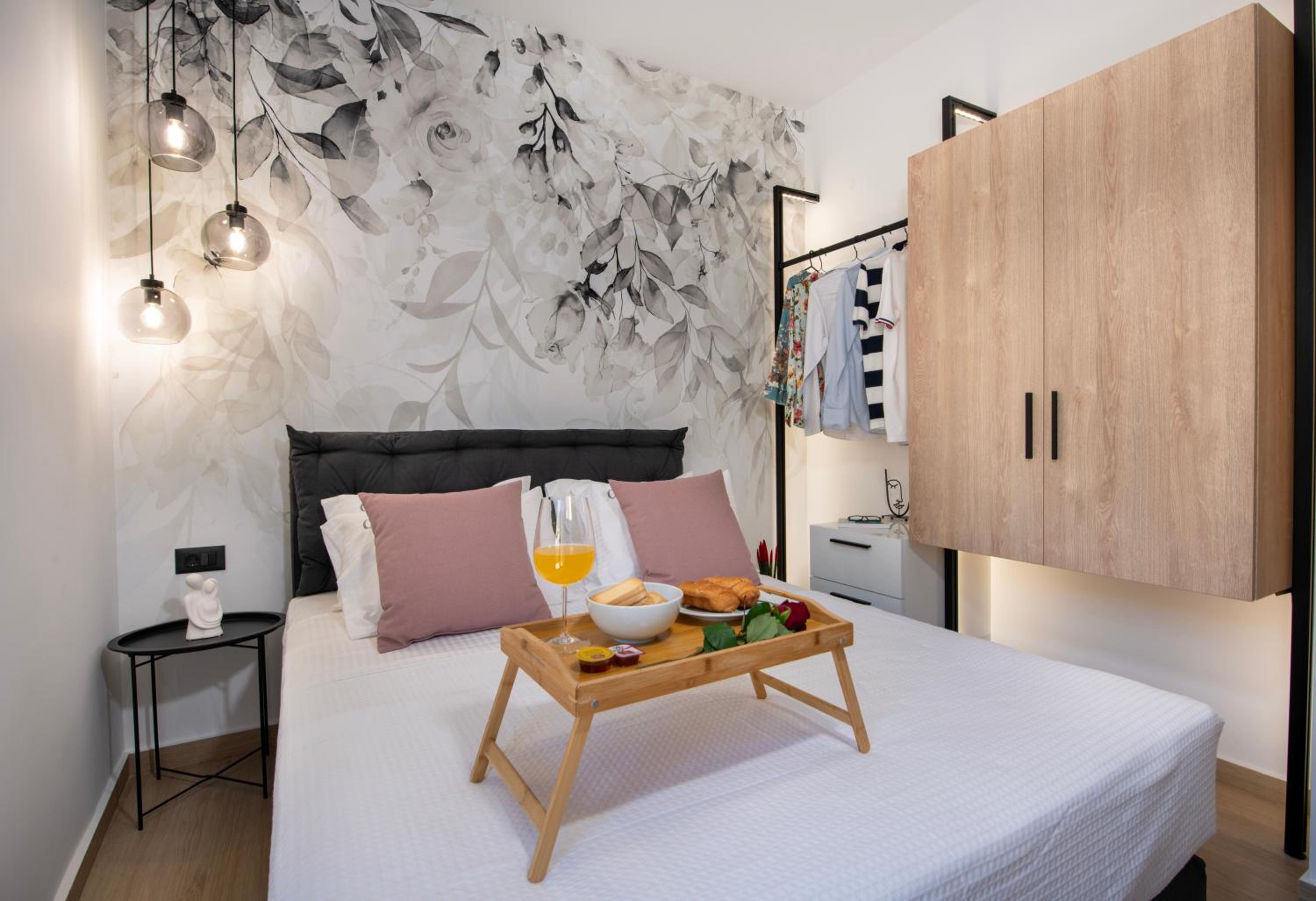ALPHA SUITES