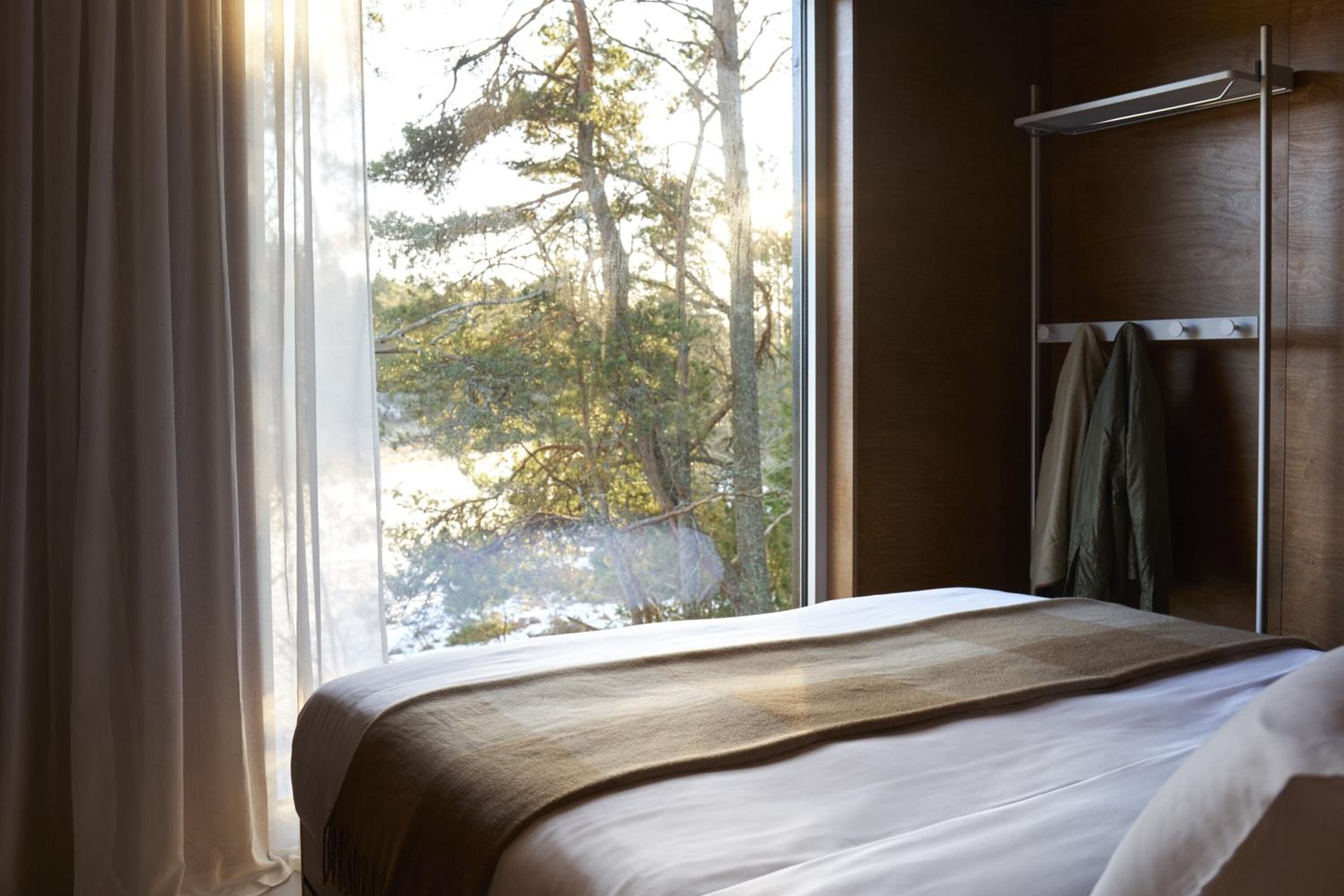 Landet, Designer Cabins in the Swedish Archipelago view 3