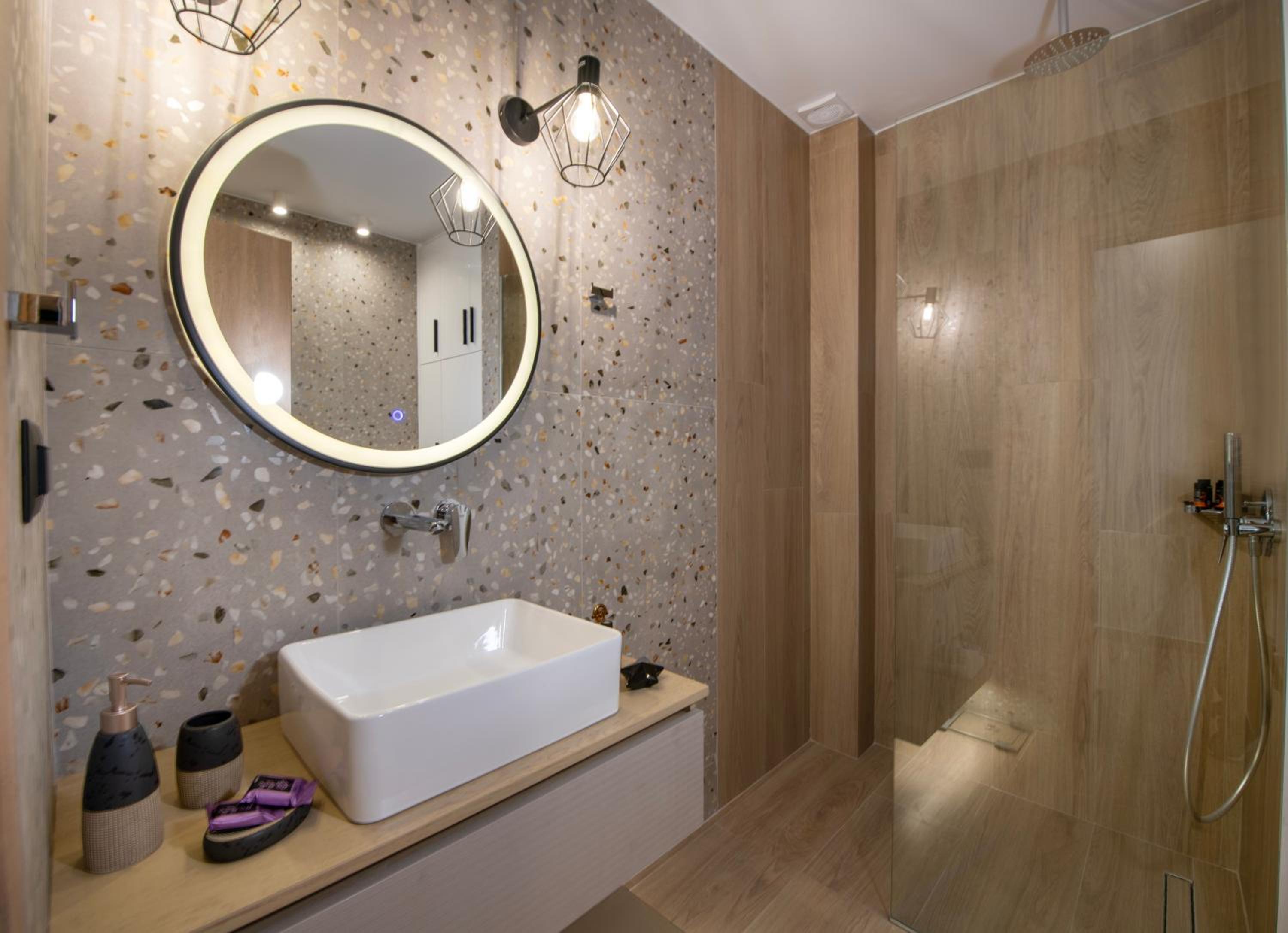 ALPHA SUITES