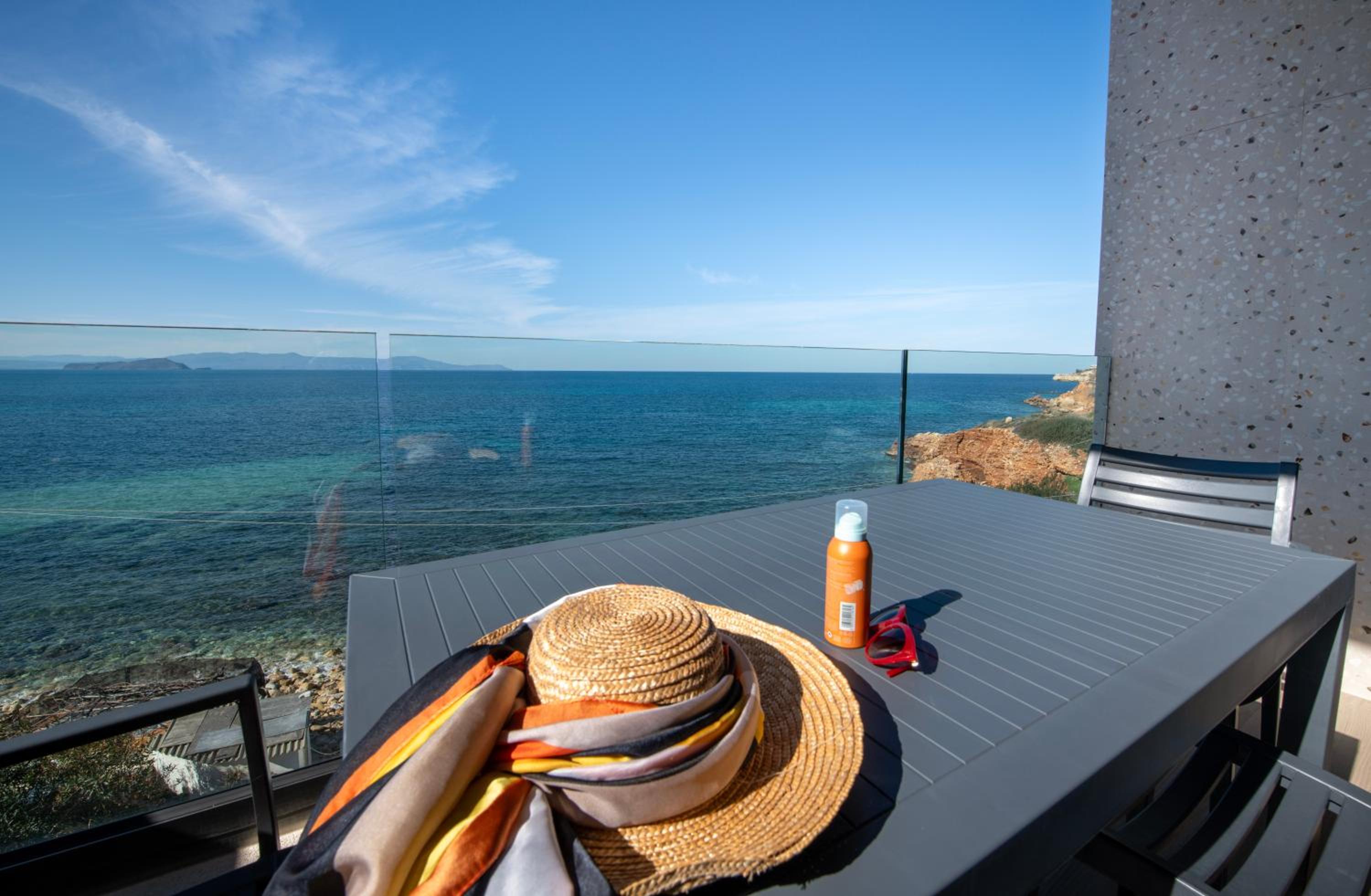 ALPHA SUITES