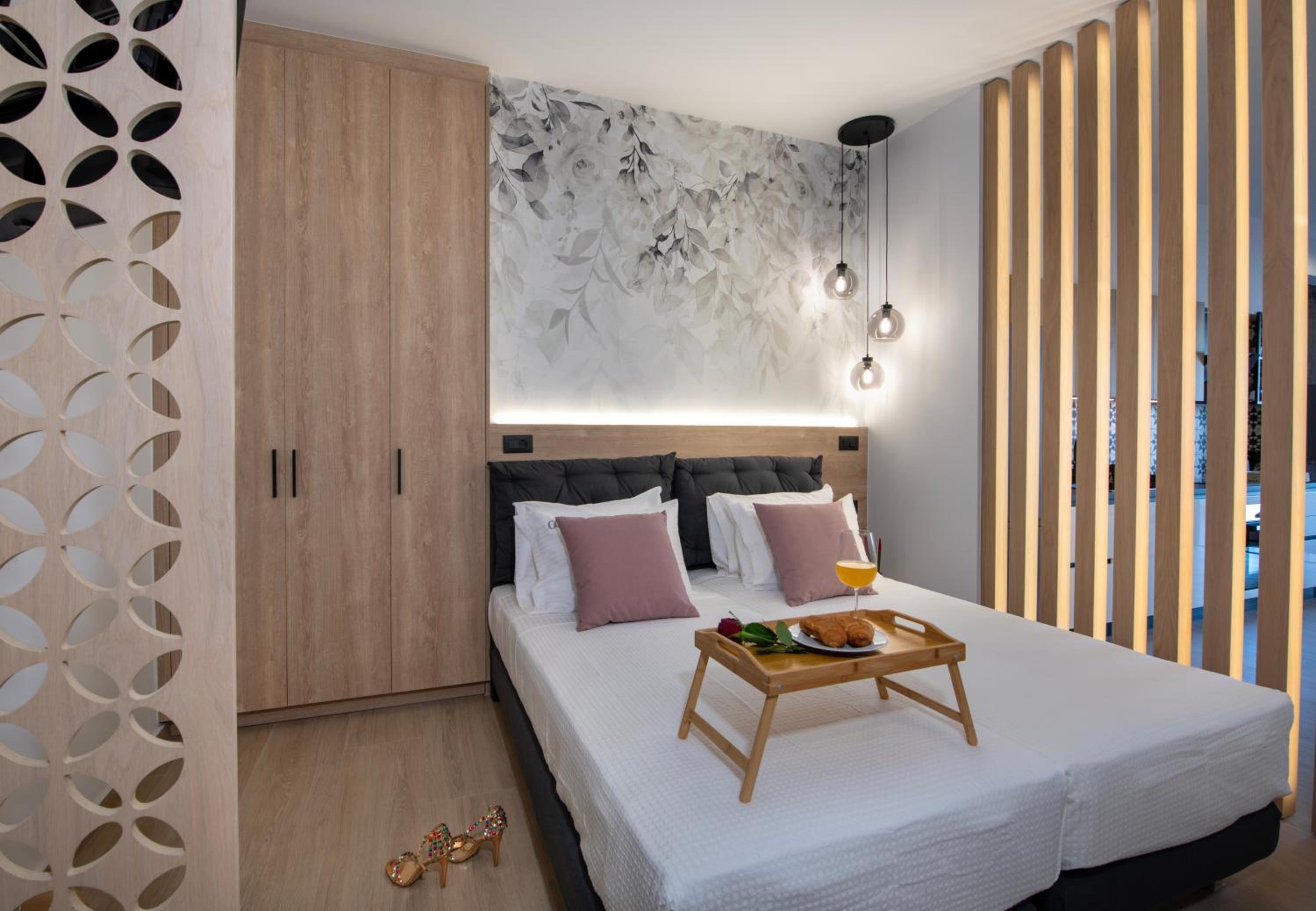 ALPHA SUITES
