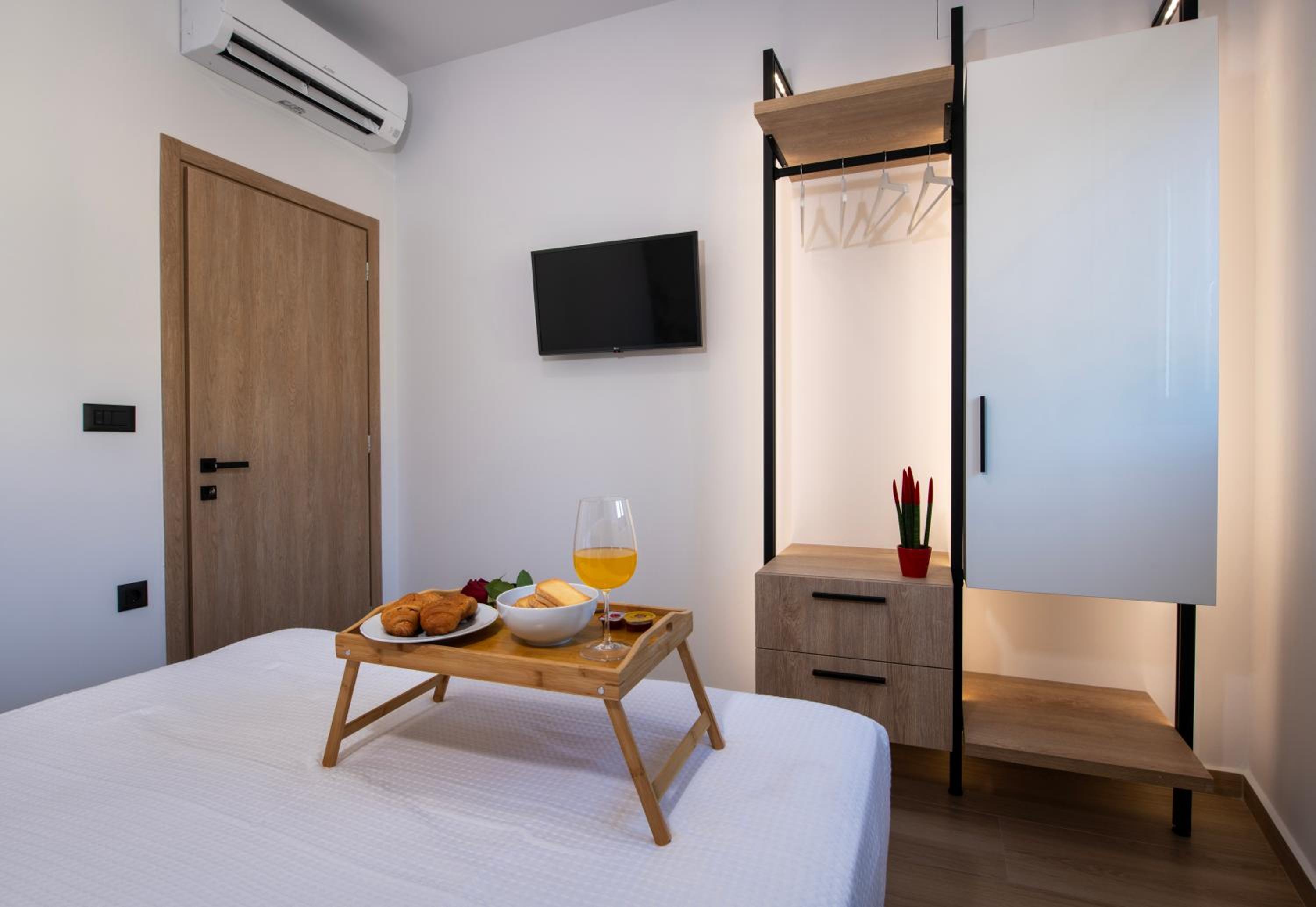 ALPHA SUITES