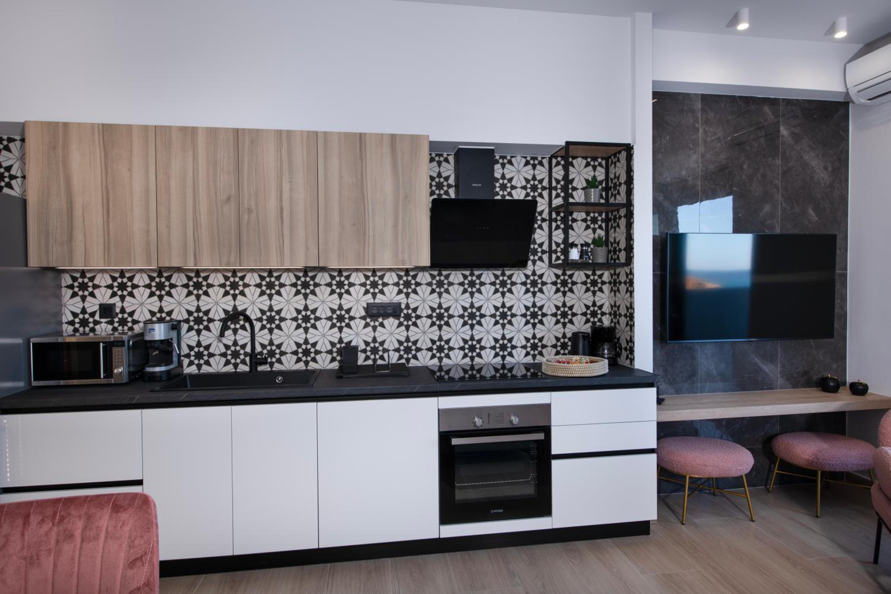 ALPHA SUITES