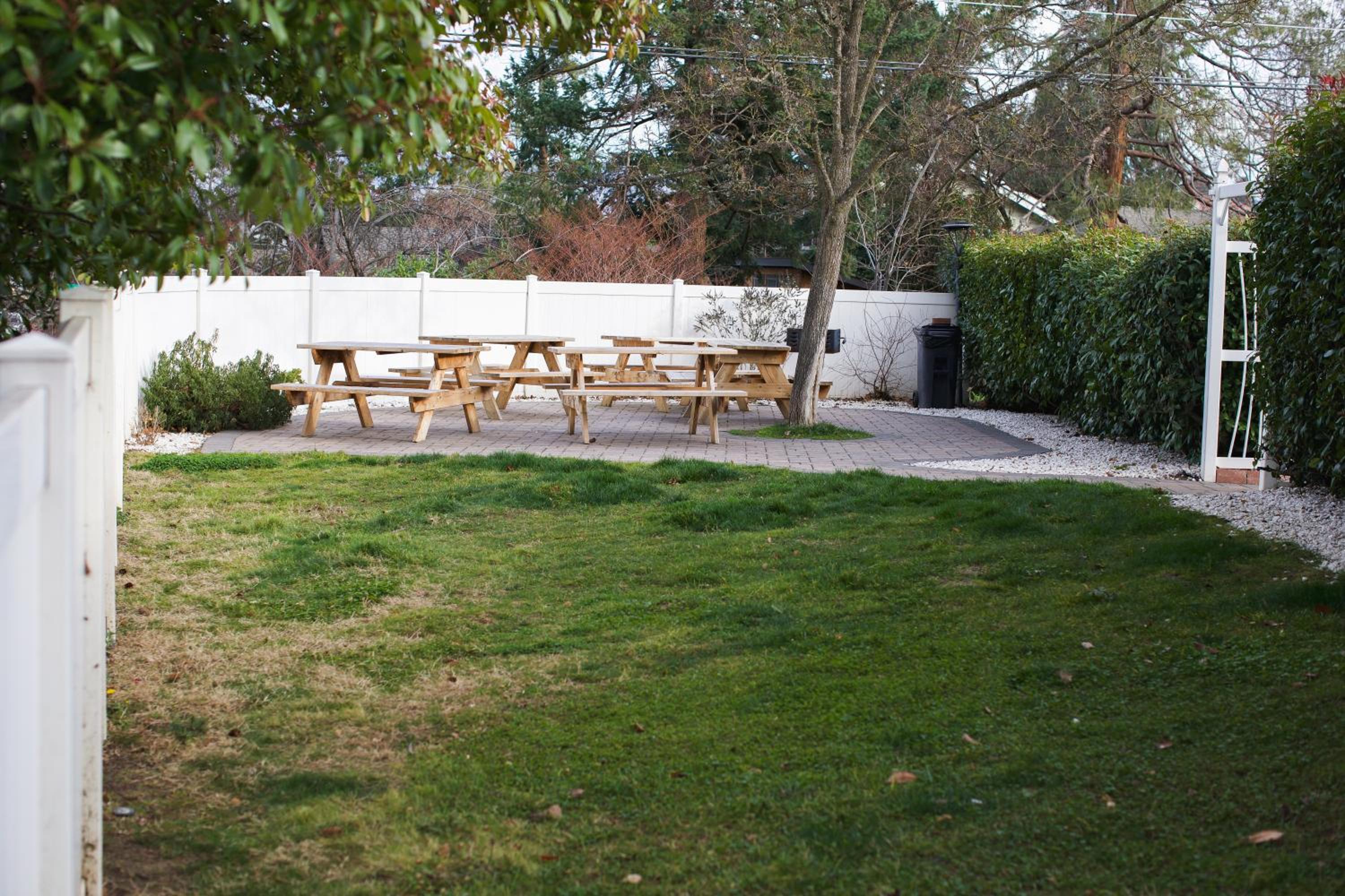 Ashland Vacations - Flagship Inn of Ashland - Property Image 33