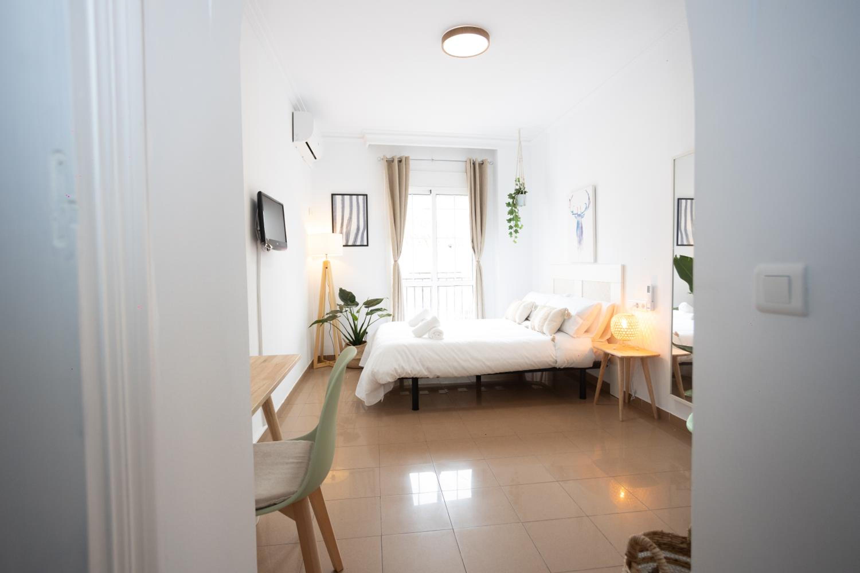 Naim Guest House Nerja