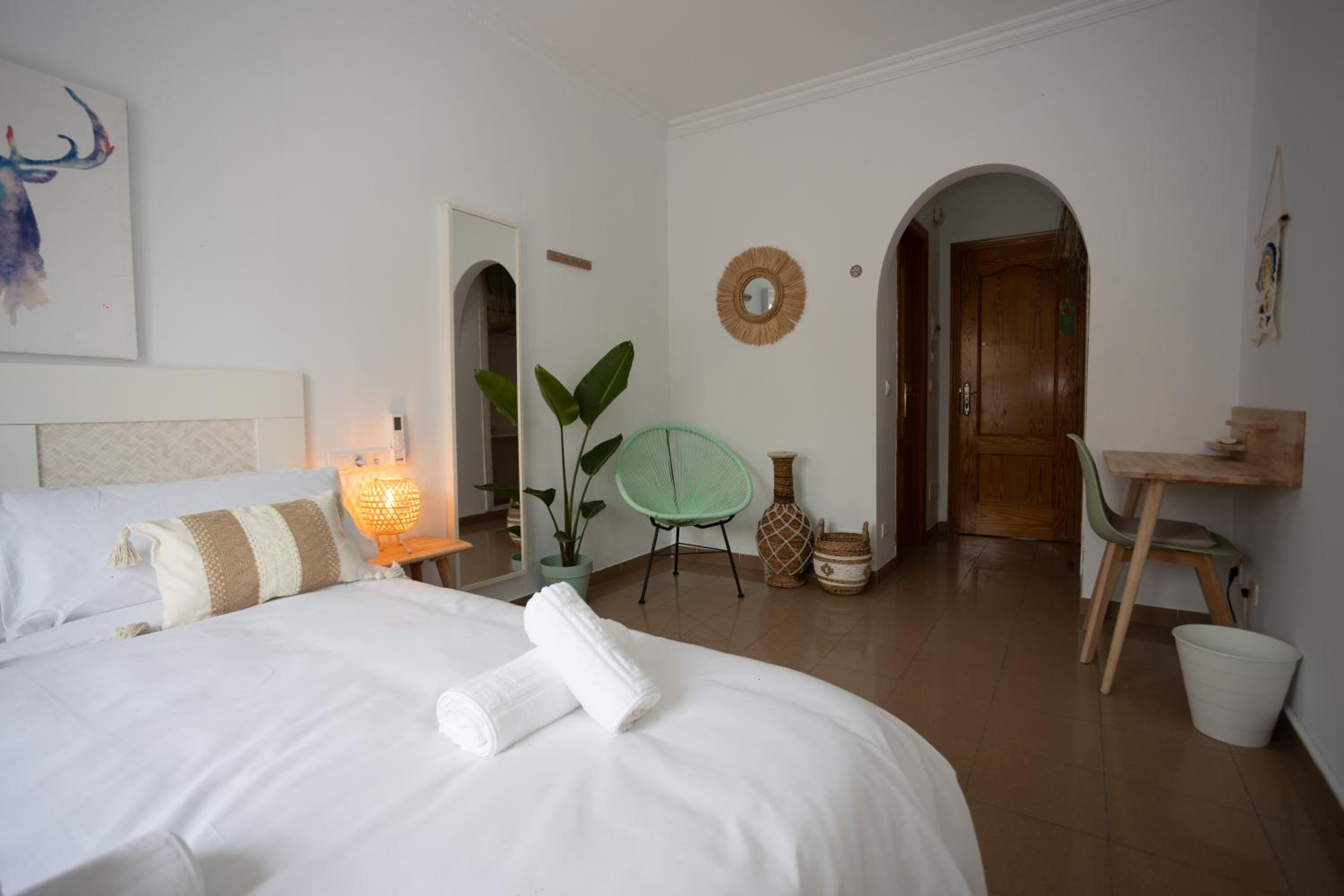 Naim Guest House Nerja