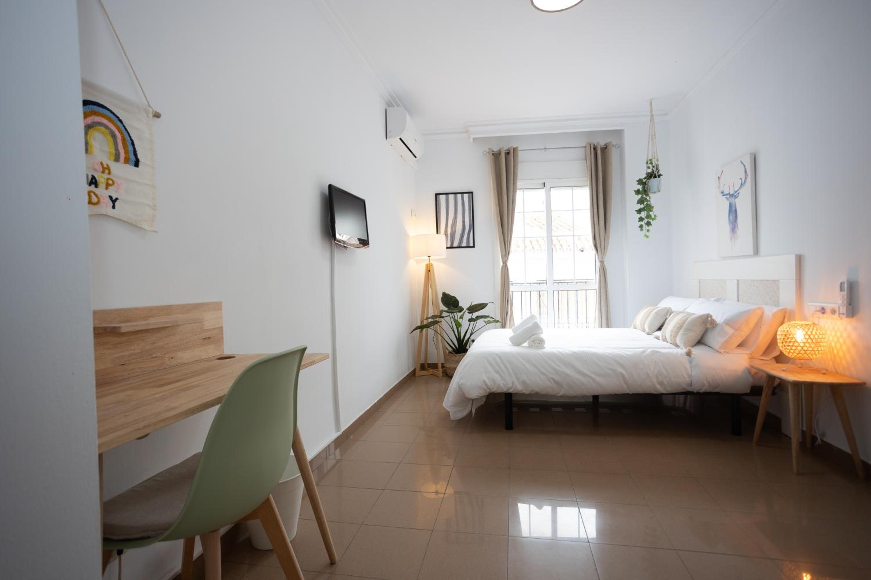Naim Guest House Nerja