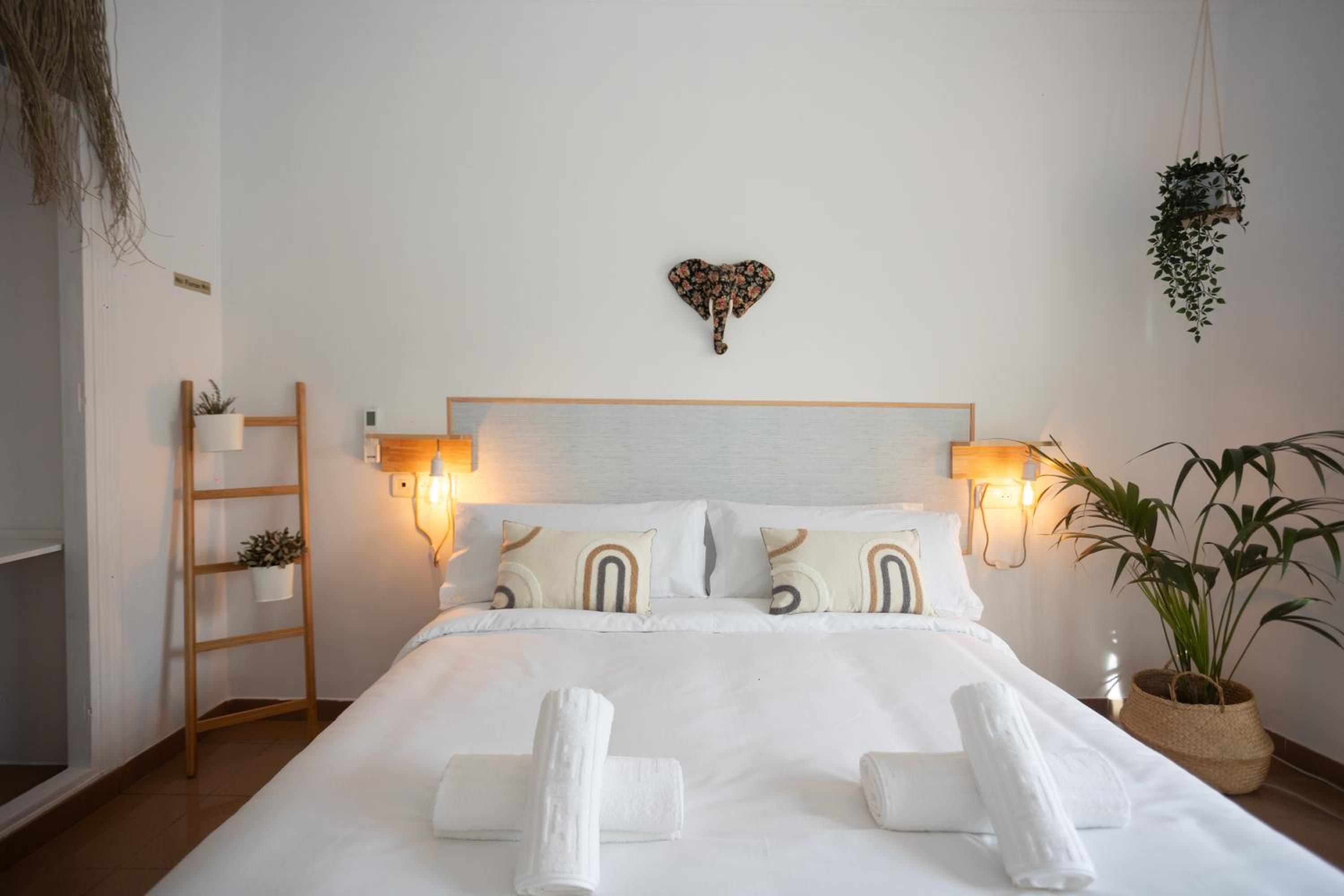 Naim Guest House Nerja