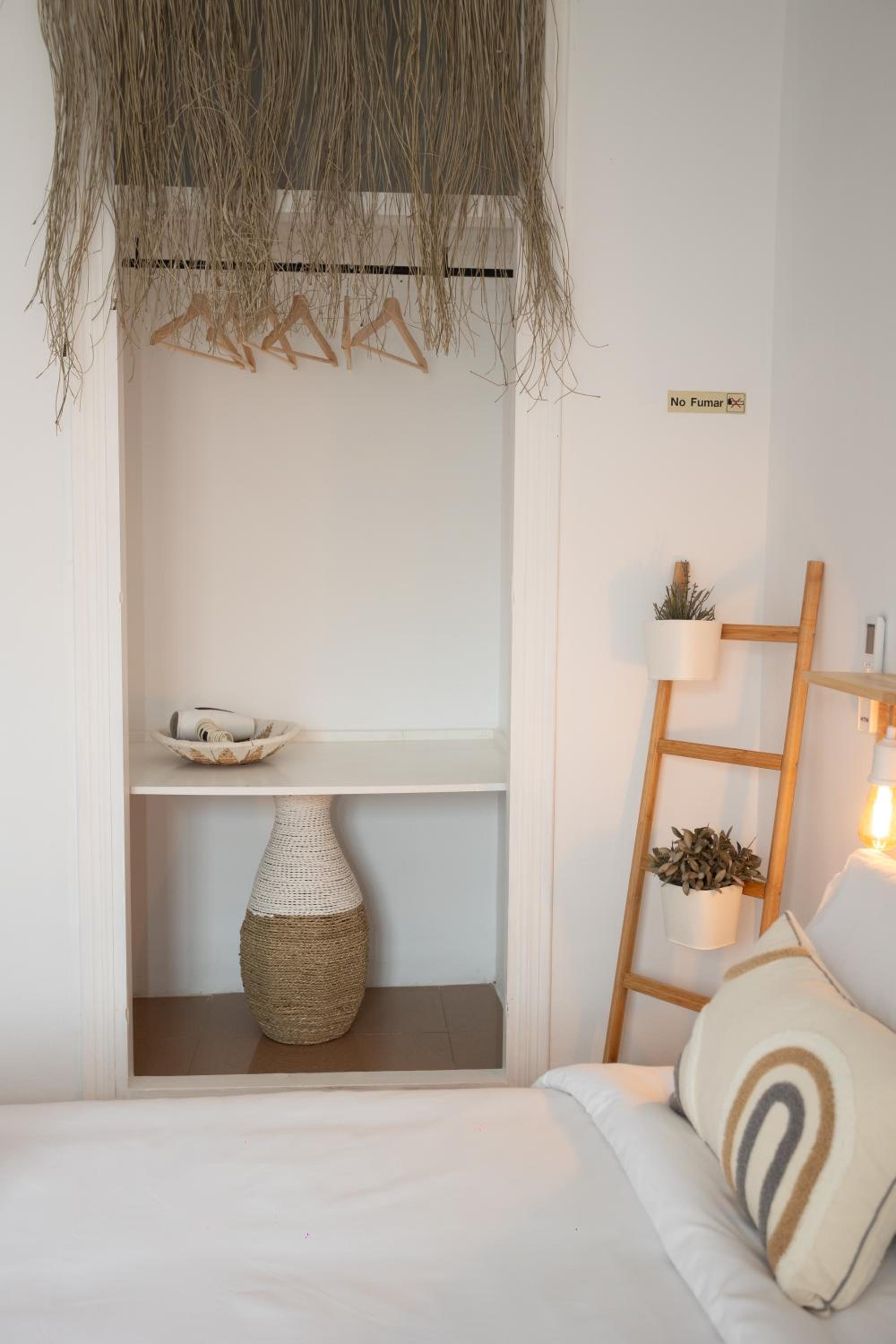 Naim Guest House Nerja