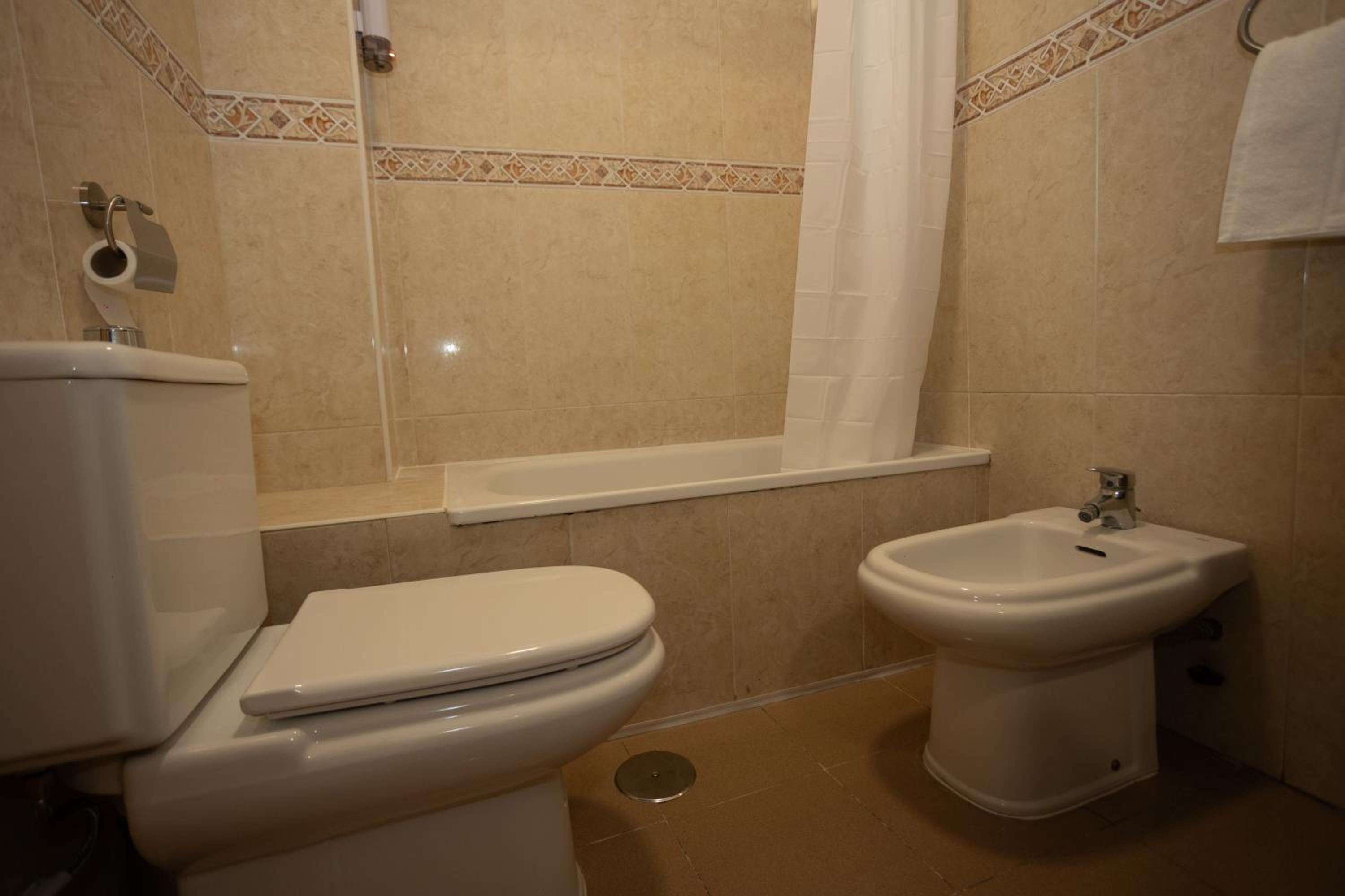 Naim Guest House Nerja