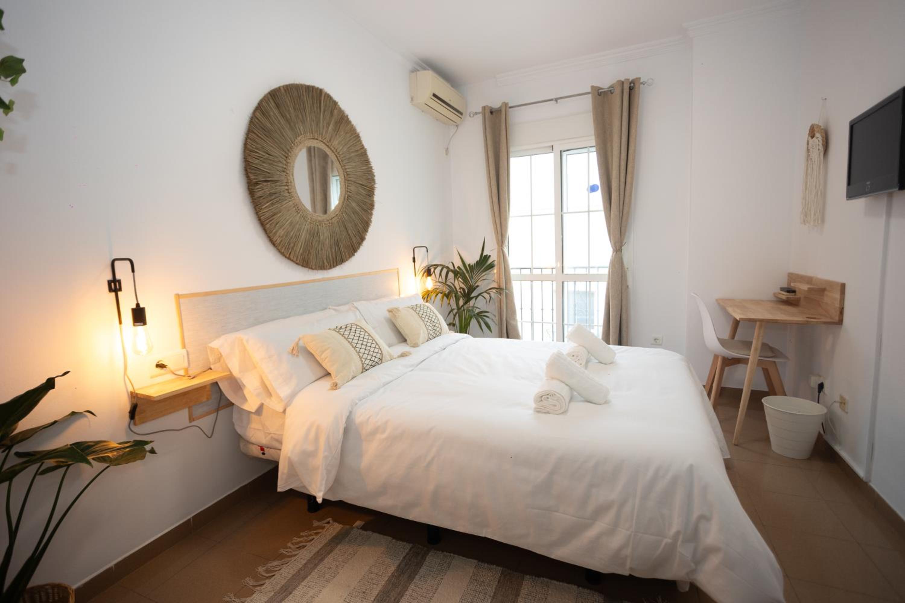 Naim Guest House Nerja