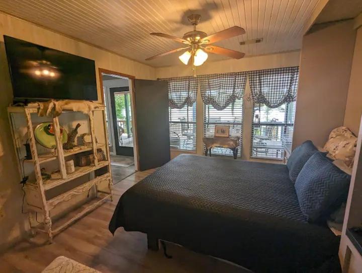 Robbins Nest - Property Image 45