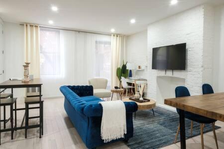 3BR 2Baths with Private Outdoors