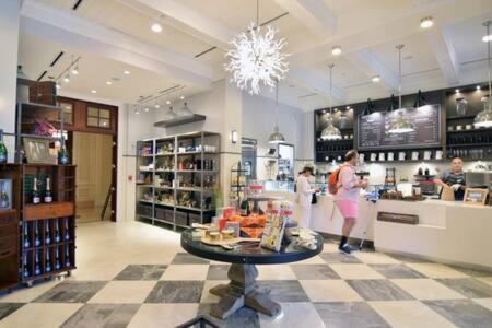 The Palms, Ocean View Studio Located at Ritz Carlton - Key Biscayne