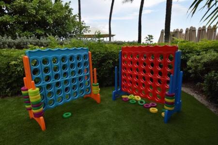 The Palms, Ocean View Studio Located at Ritz Carlton - Key Biscayne
