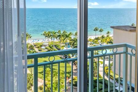 The Palms, Ocean View Studio Located at Ritz Carlton - Key Biscayne