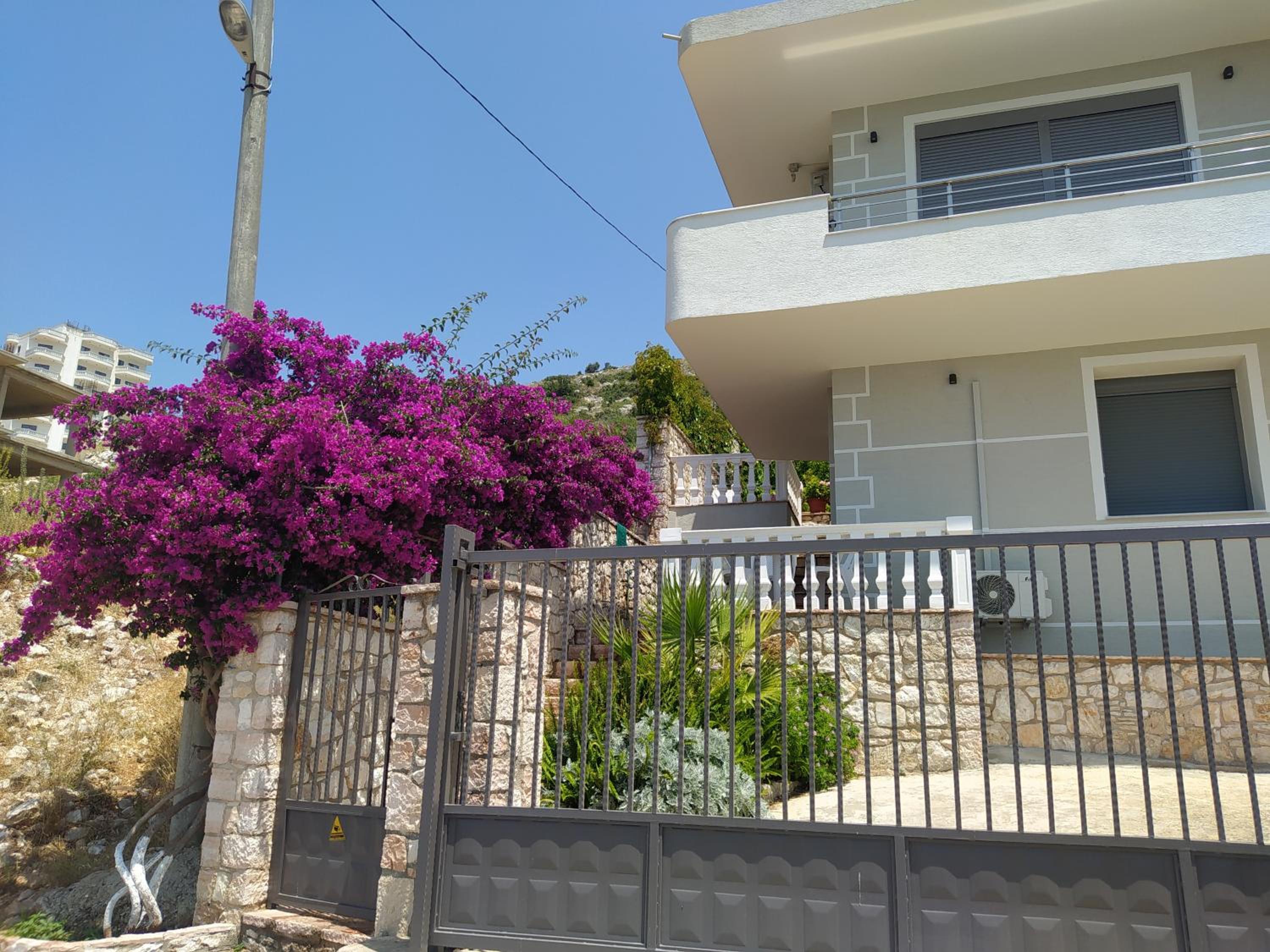 Villa Alimema