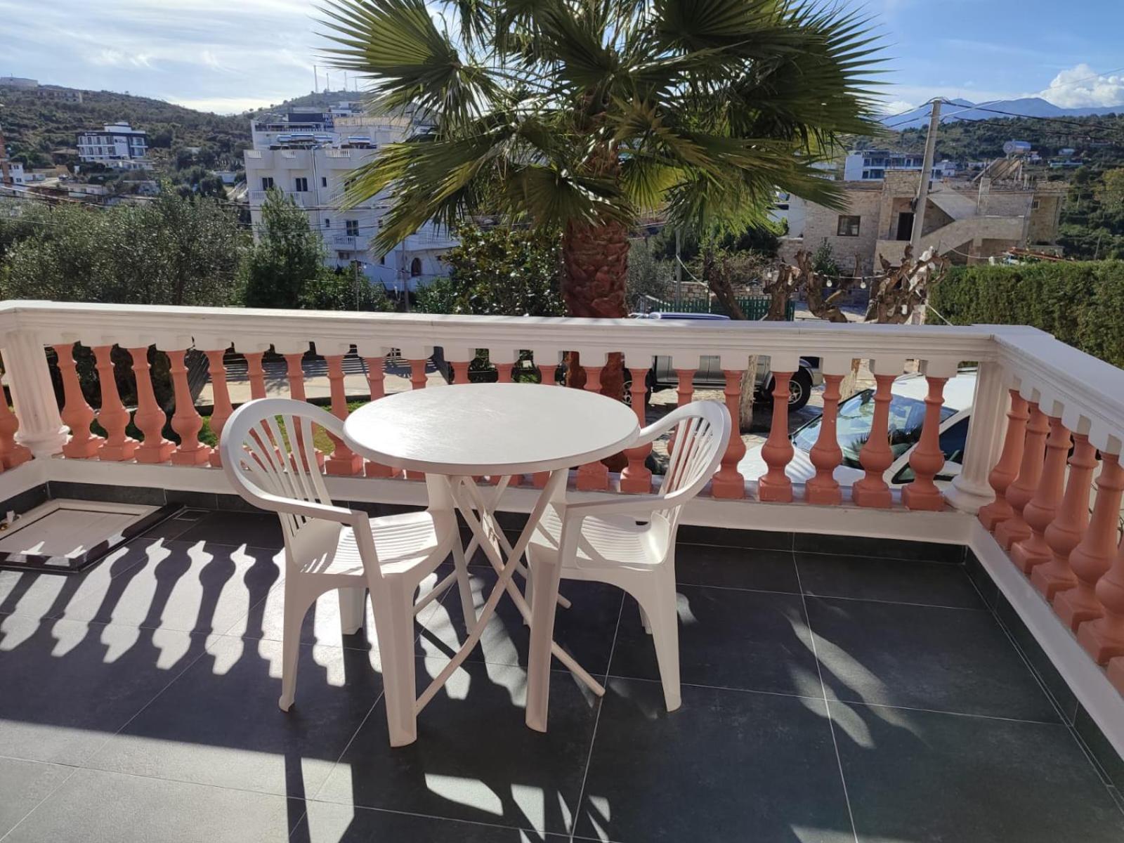 Four Seasons Apartments